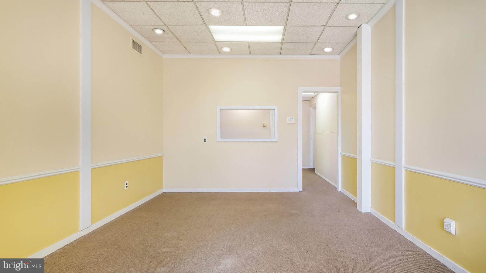 CENTER CITY - Commercial Lease