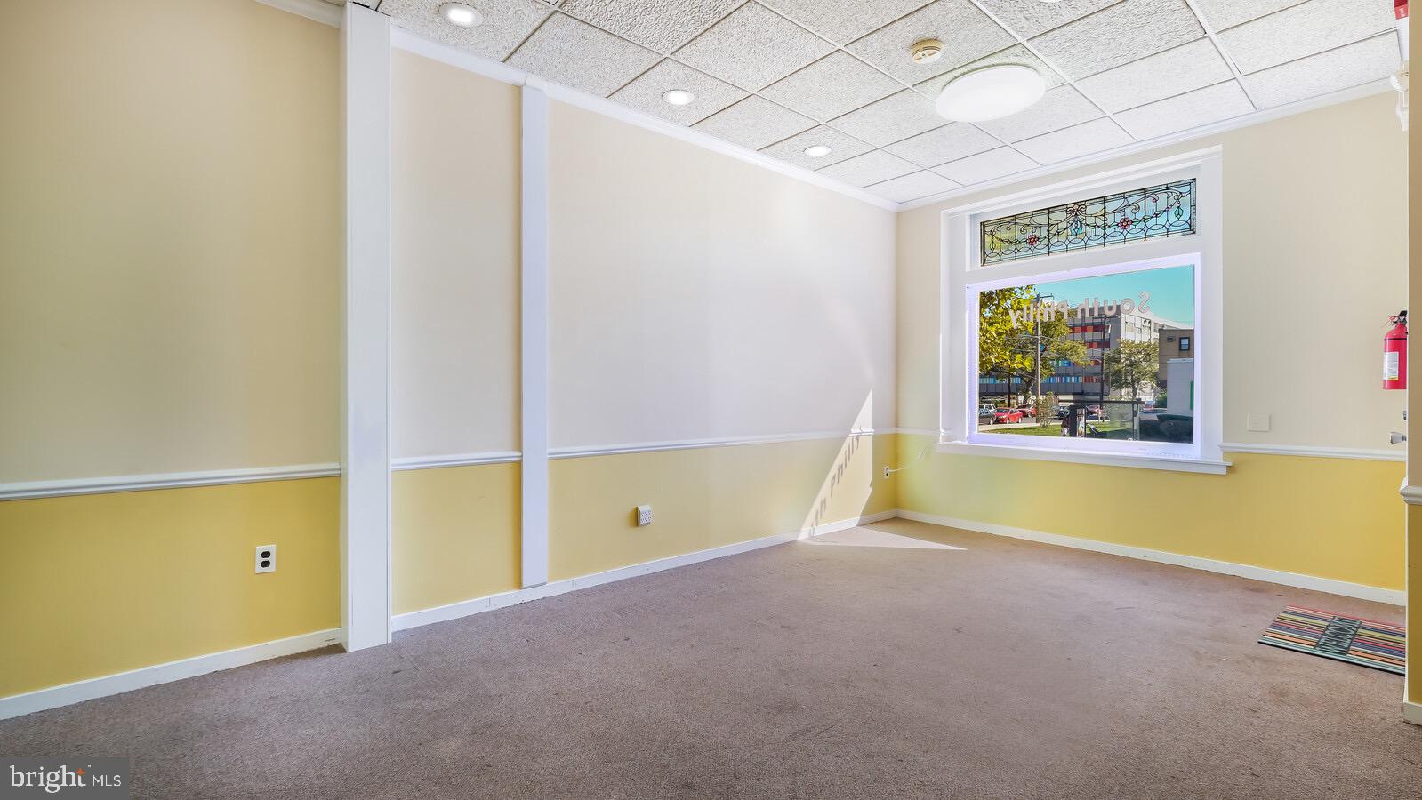 CENTER CITY - Commercial Lease