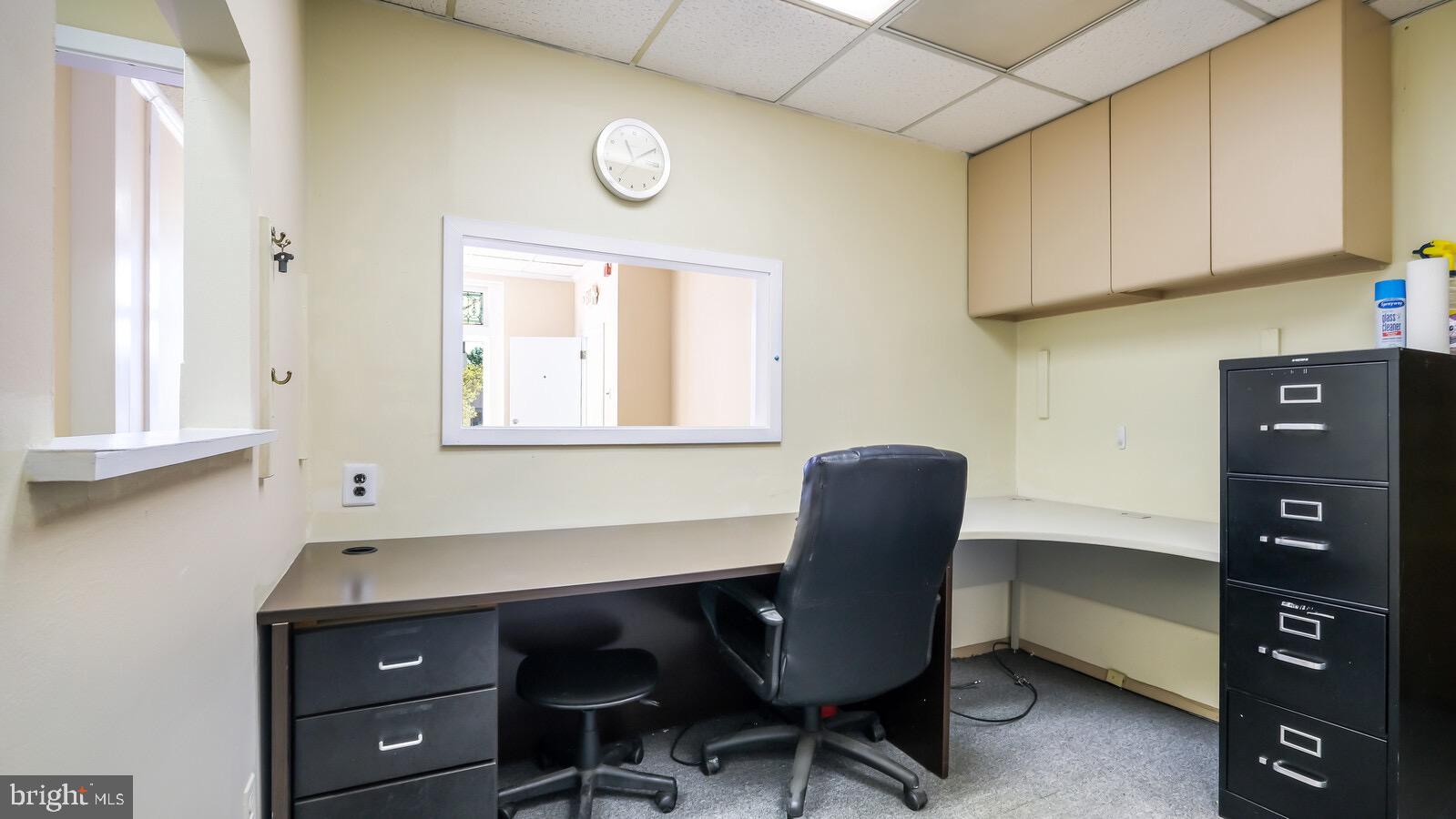 CENTER CITY - Commercial Lease