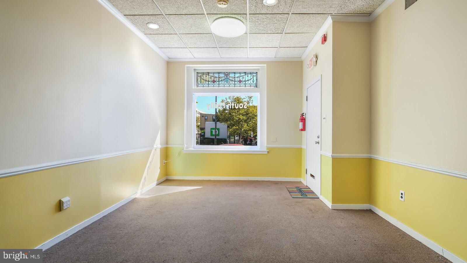 CENTER CITY - Commercial Lease