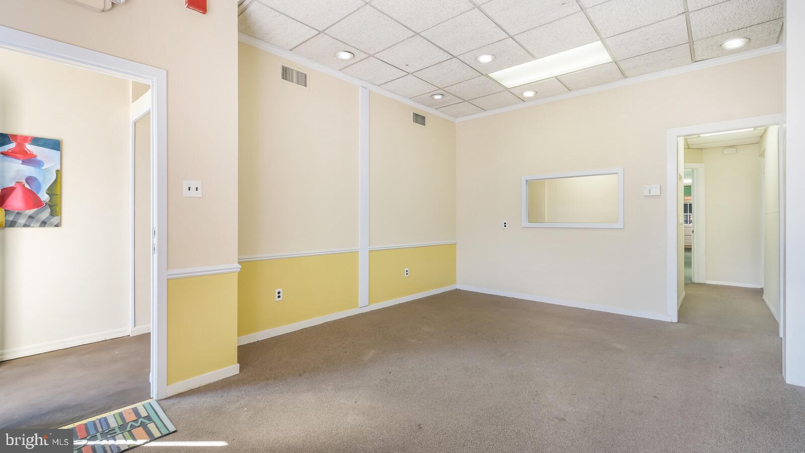 CENTER CITY - Commercial Lease