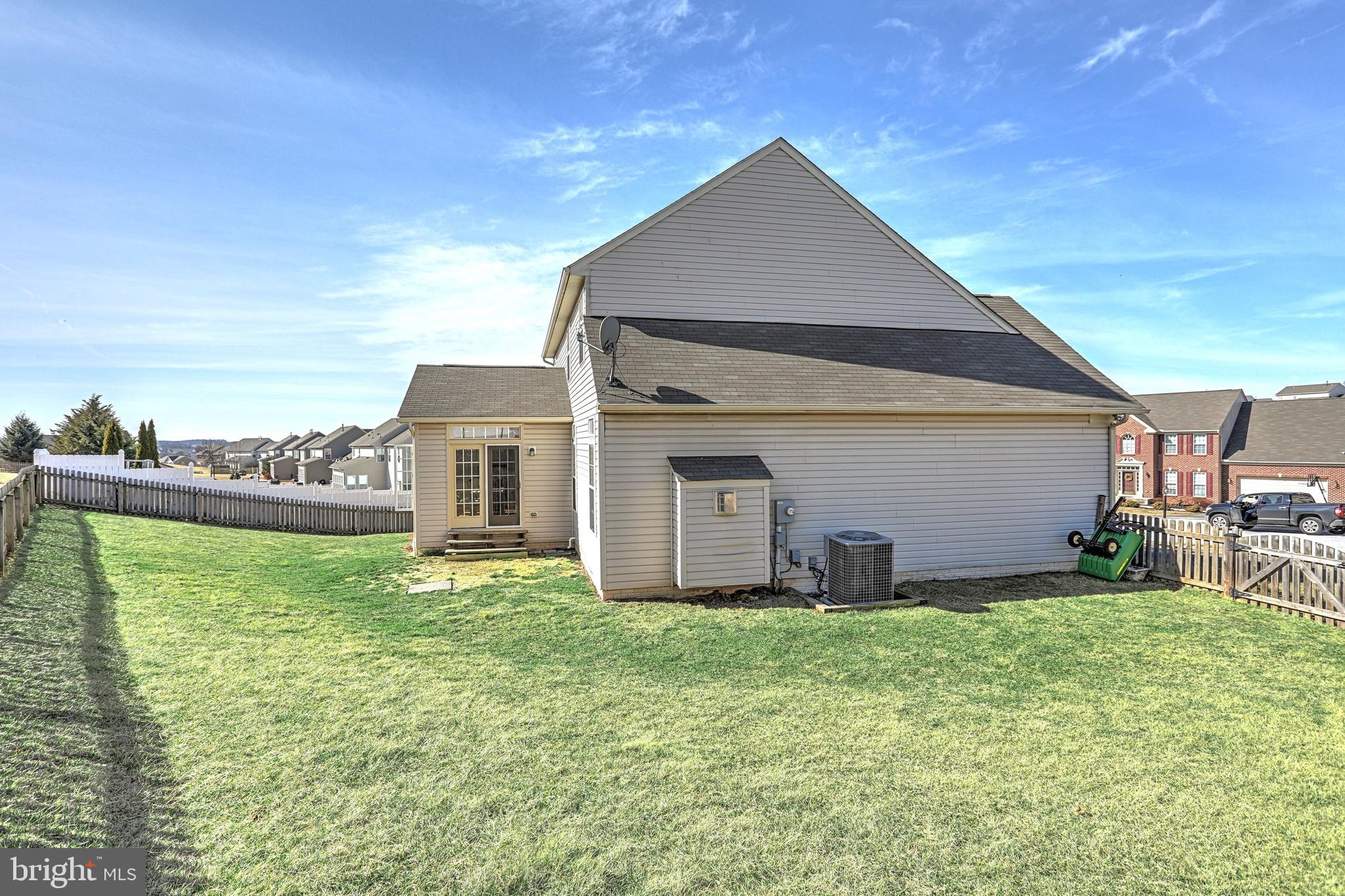 SOUTH POINTE - Residential
