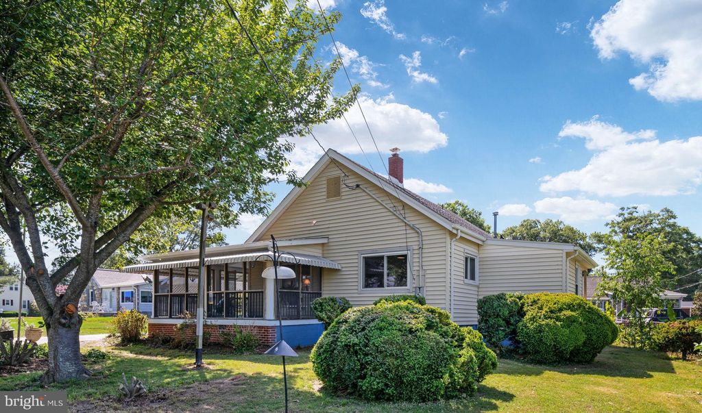 Photo of 3304 Riverview Drive, COLONIAL BEACH, VA 22443 (MLS # VAWE2011470)