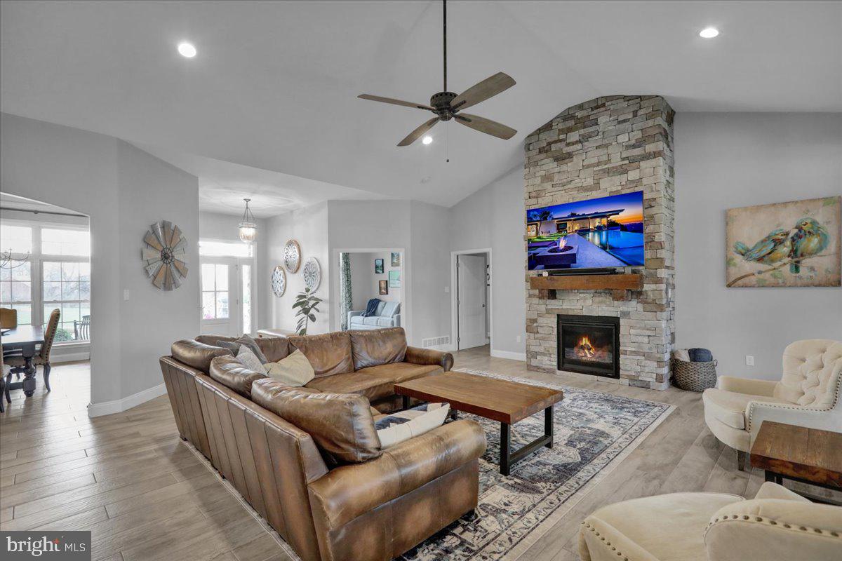 GREEN VALLEY CROSS - Residential