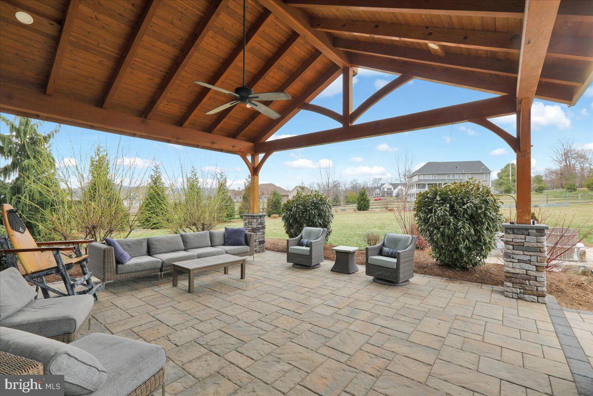 GREEN VALLEY CROSS - Residential