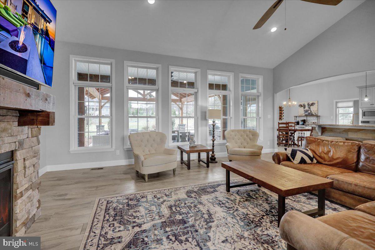 GREEN VALLEY CROSS - Residential