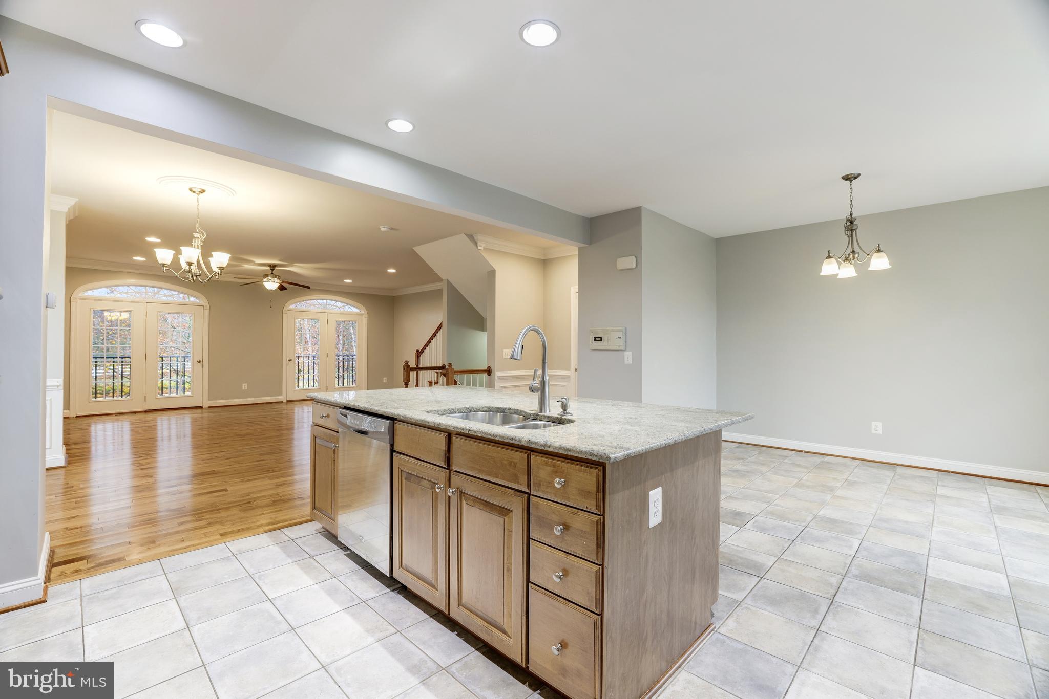 LANSDOWNE TOWN CENTER - Residential