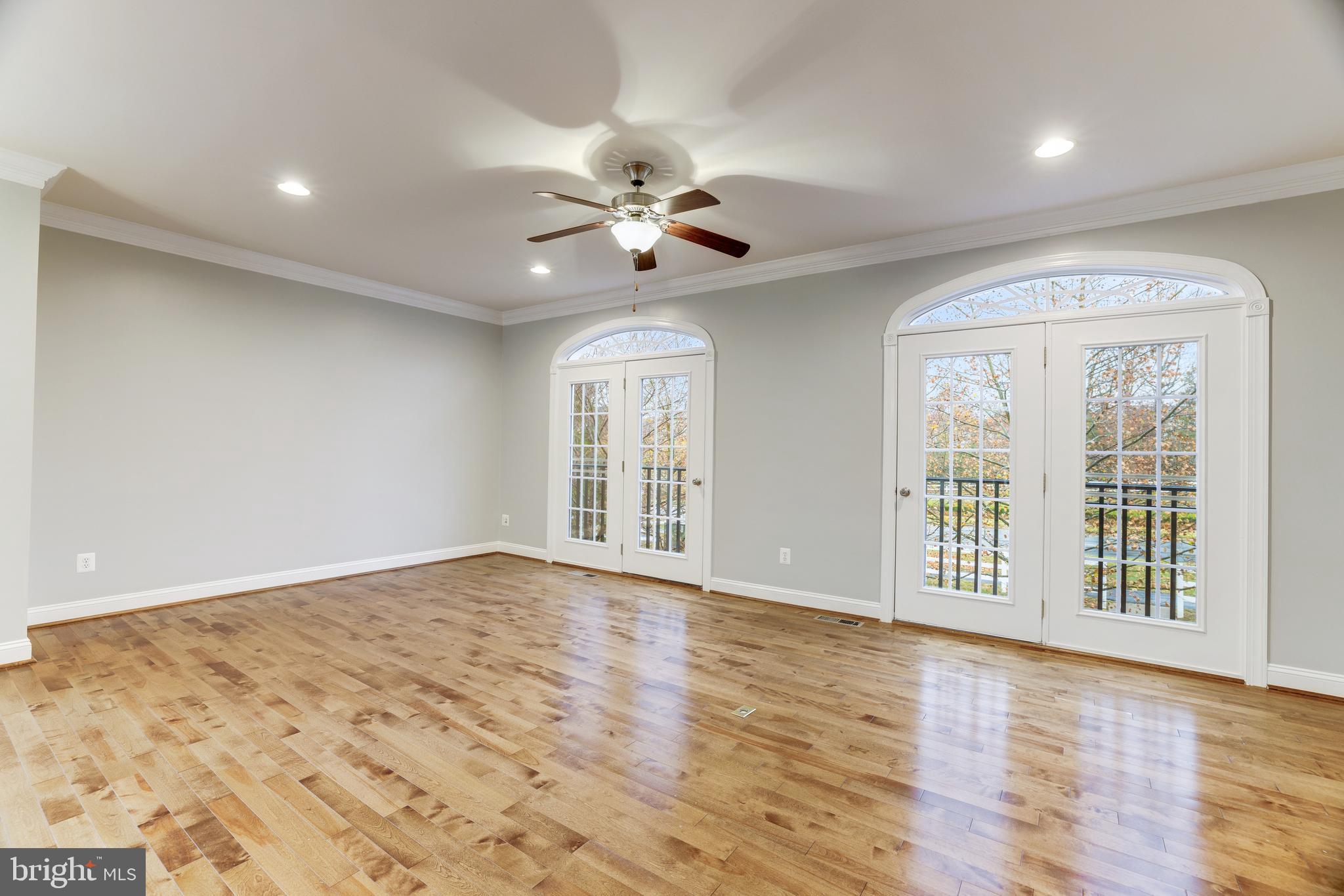 LANSDOWNE TOWN CENTER - Residential