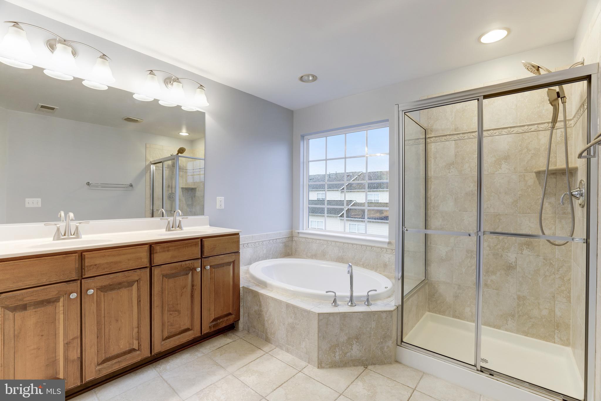 LANSDOWNE TOWN CENTER - Residential