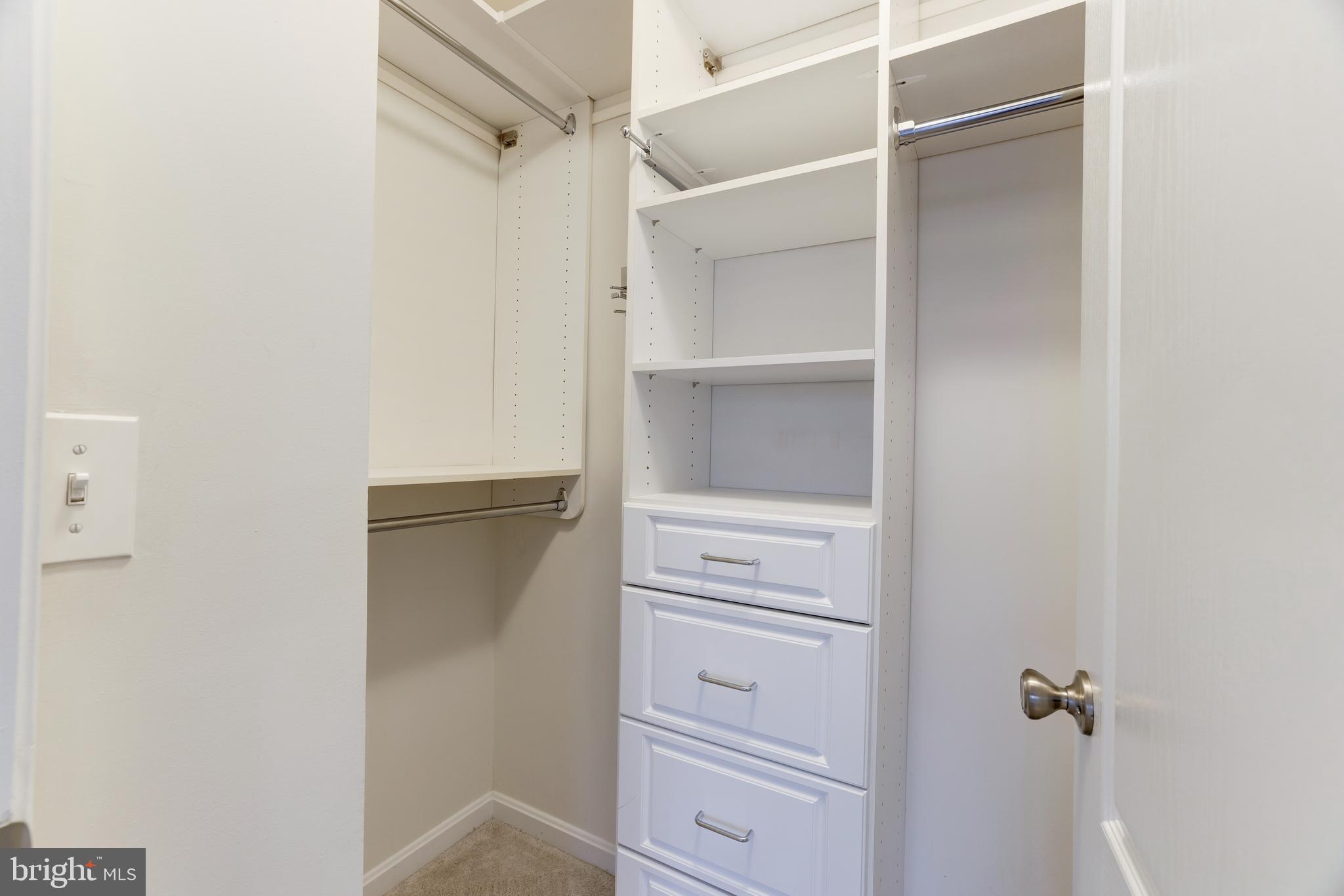 LANSDOWNE TOWN CENTER - Residential