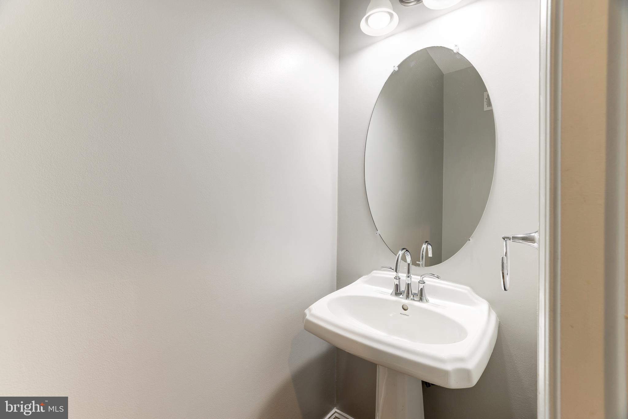 LANSDOWNE TOWN CENTER - Residential