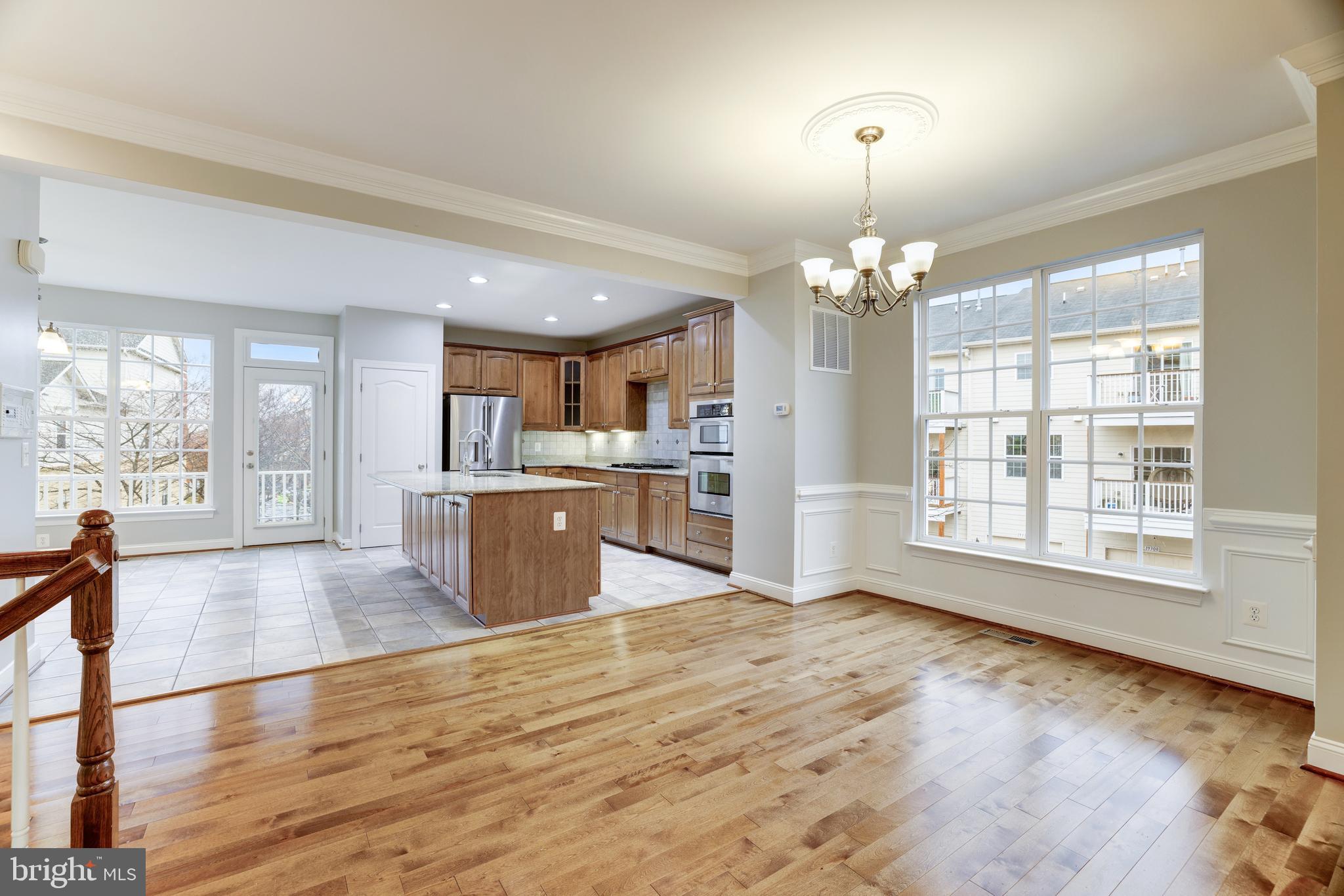 LANSDOWNE TOWN CENTER - Residential