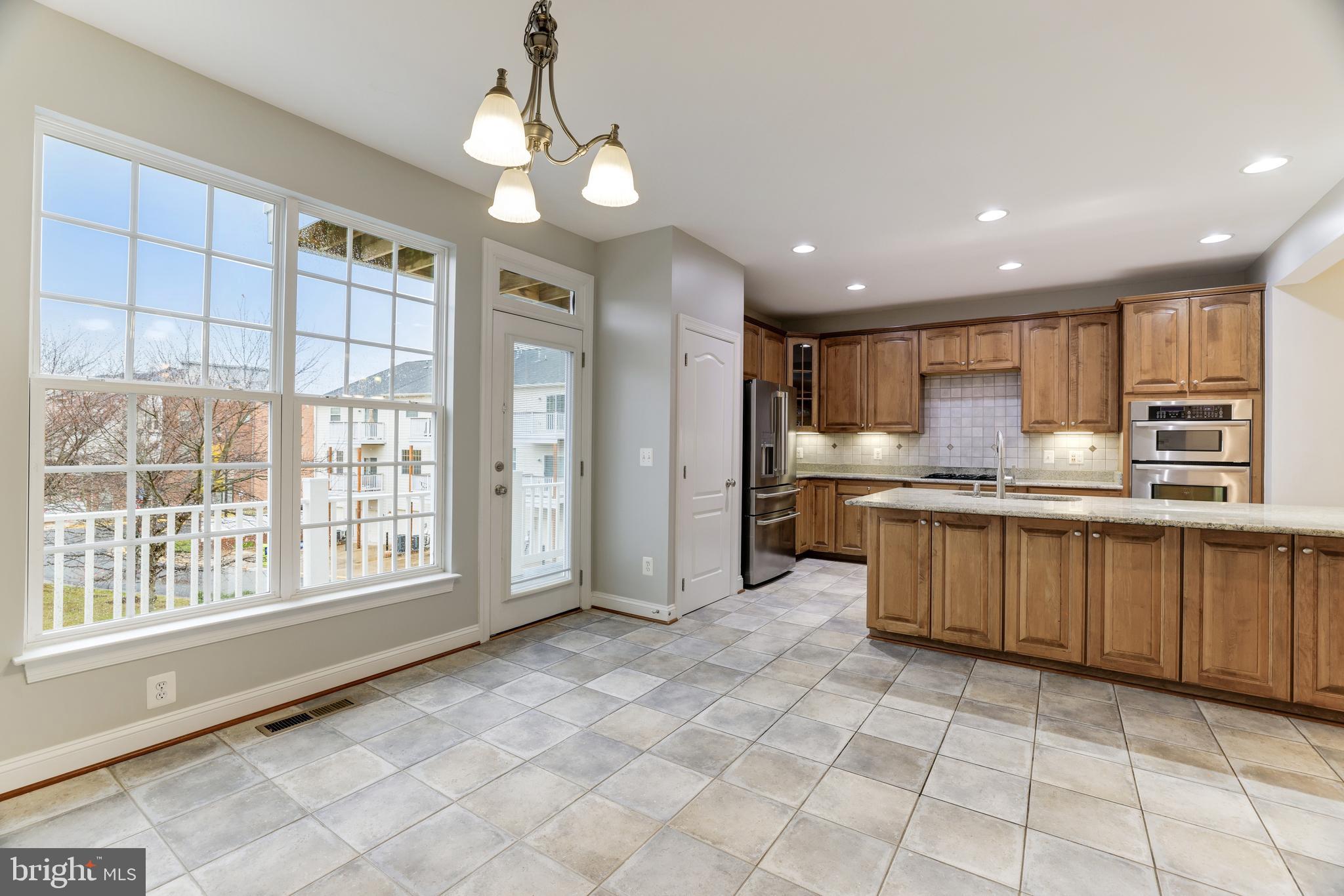 LANSDOWNE TOWN CENTER - Residential