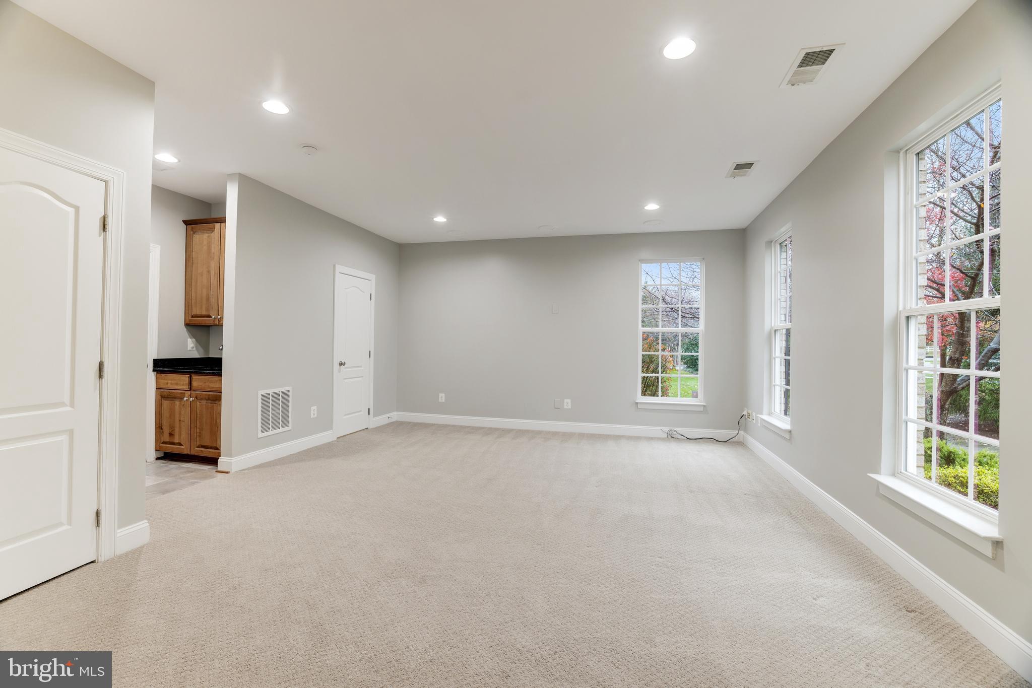 LANSDOWNE TOWN CENTER - Residential