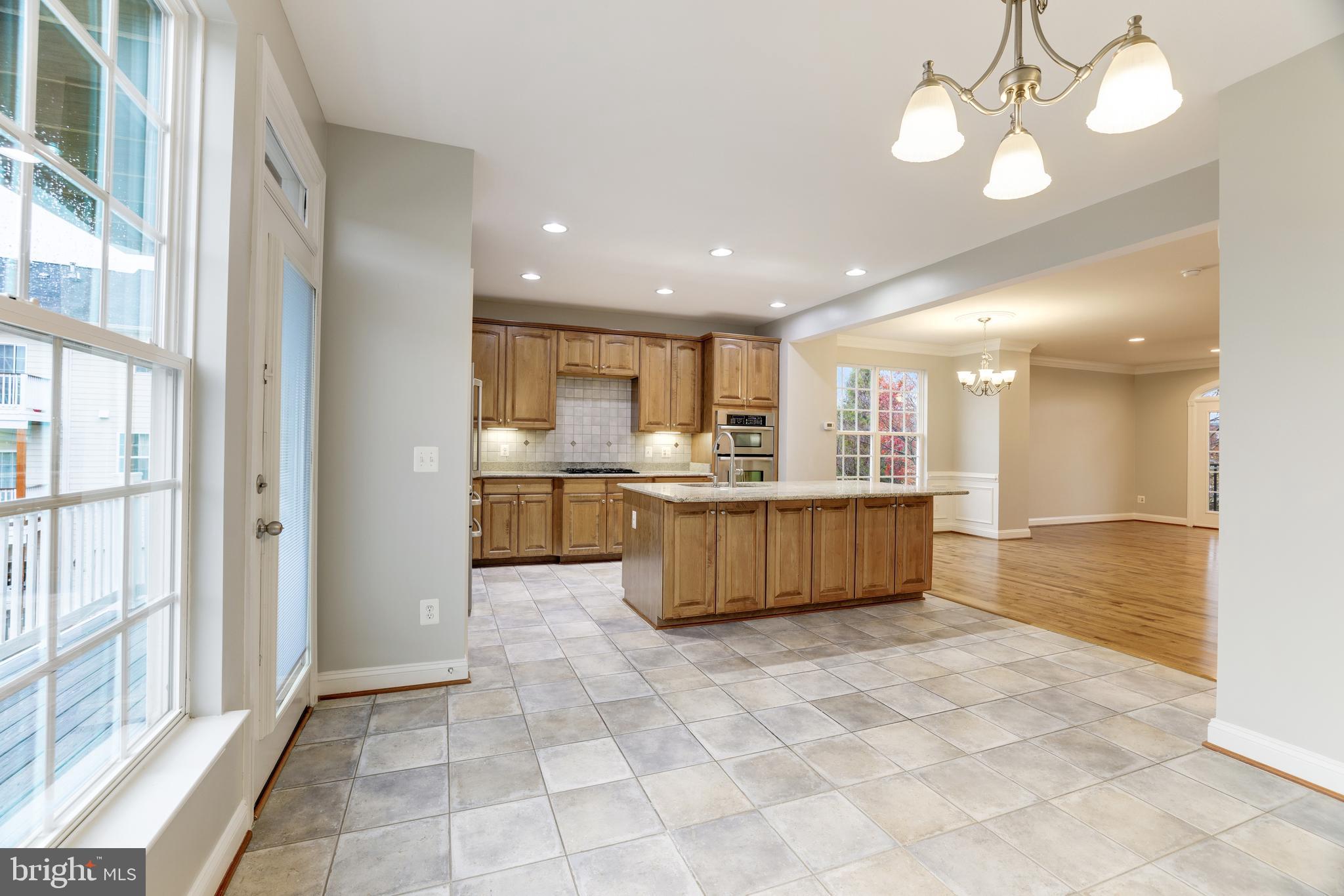 LANSDOWNE TOWN CENTER - Residential