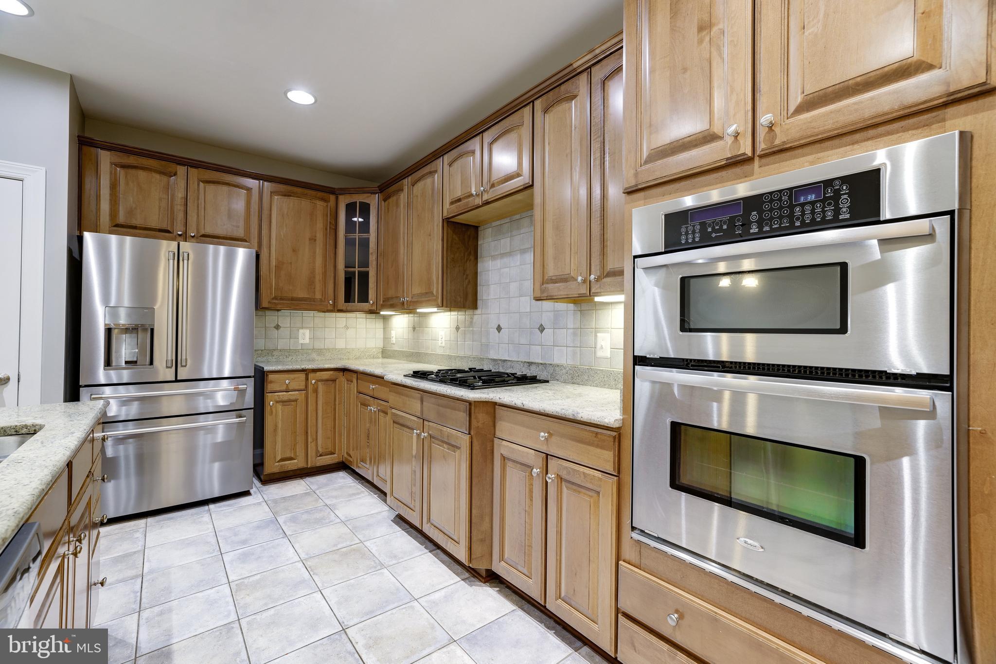 LANSDOWNE TOWN CENTER - Residential