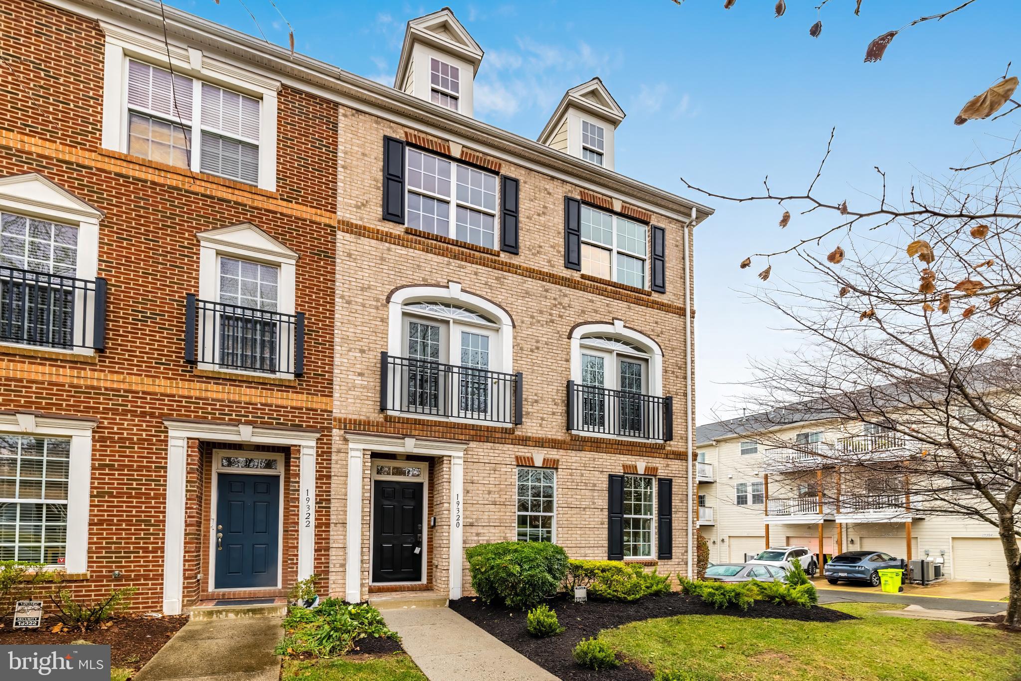 LANSDOWNE TOWN CENTER - Residential