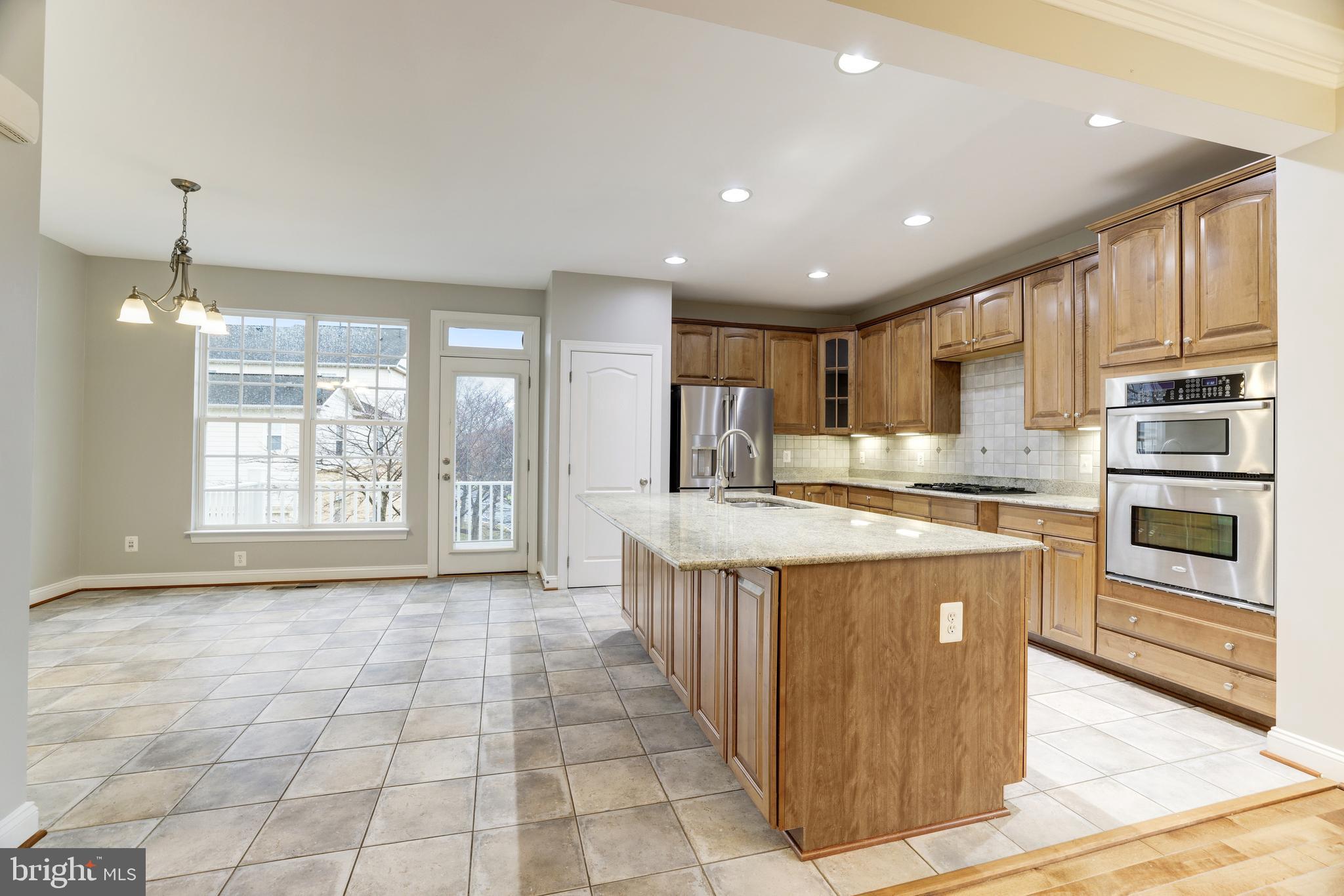 LANSDOWNE TOWN CENTER - Residential