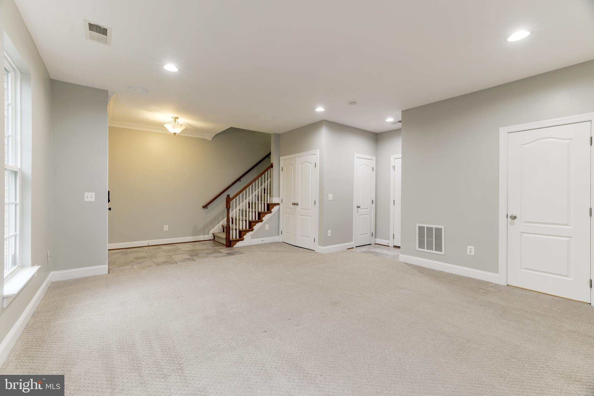 LANSDOWNE TOWN CENTER - Residential