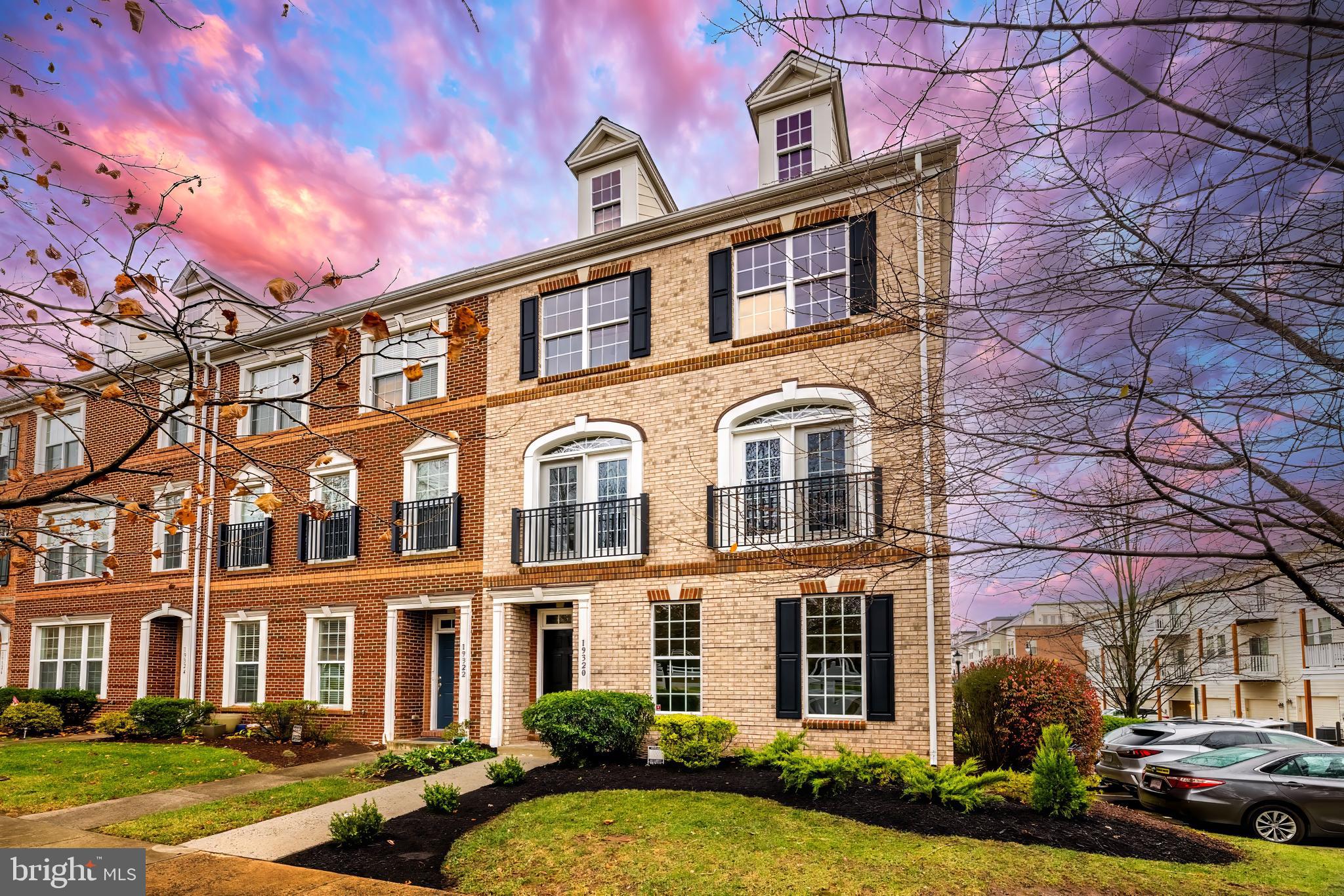 LANSDOWNE TOWN CENTER - Residential