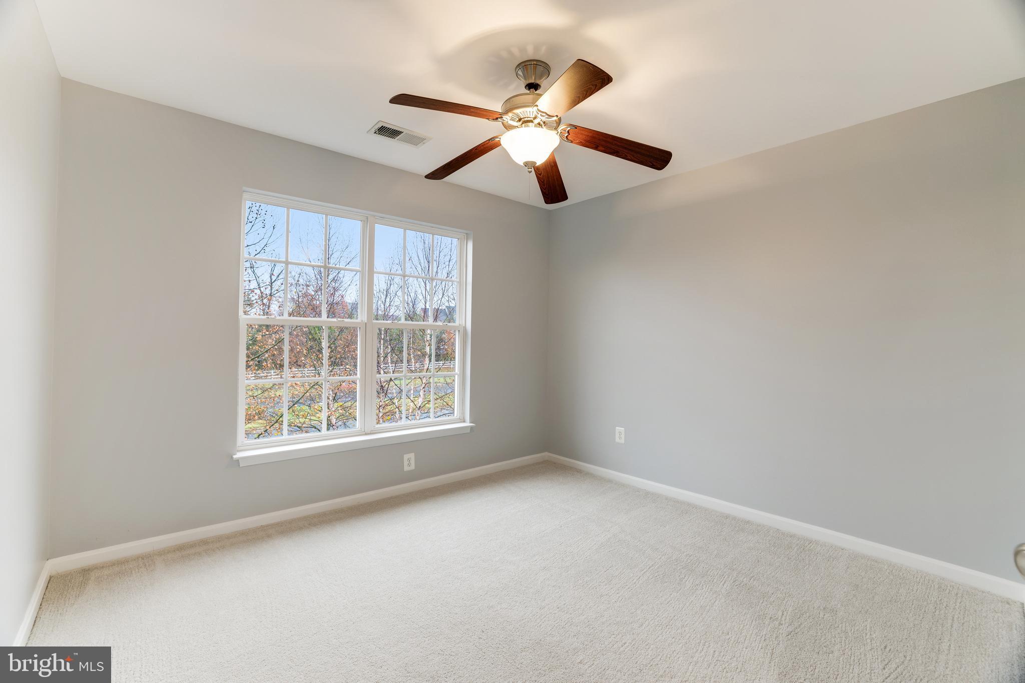 LANSDOWNE TOWN CENTER - Residential