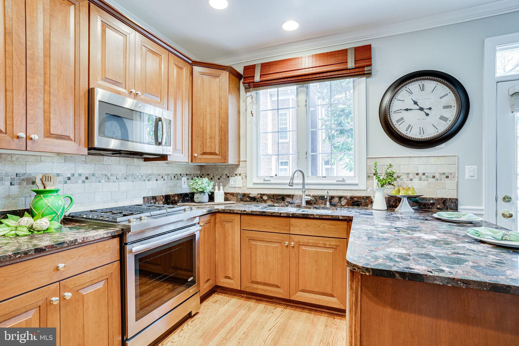 RIVERGATE - Residential