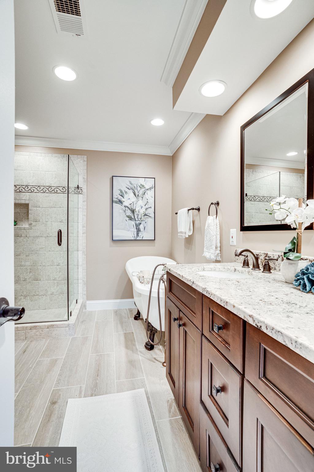 RIVERGATE - Residential