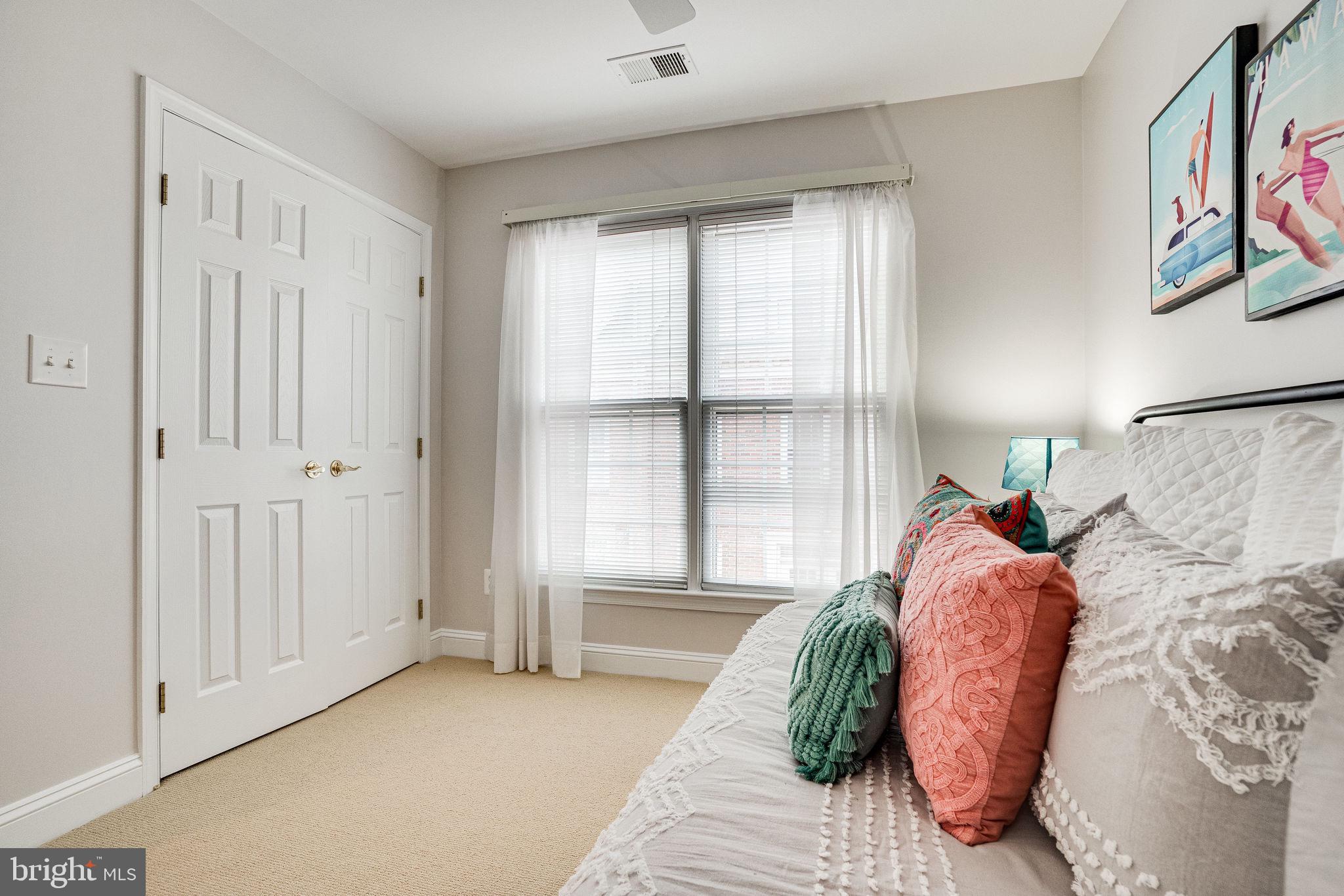 RIVERGATE - Residential