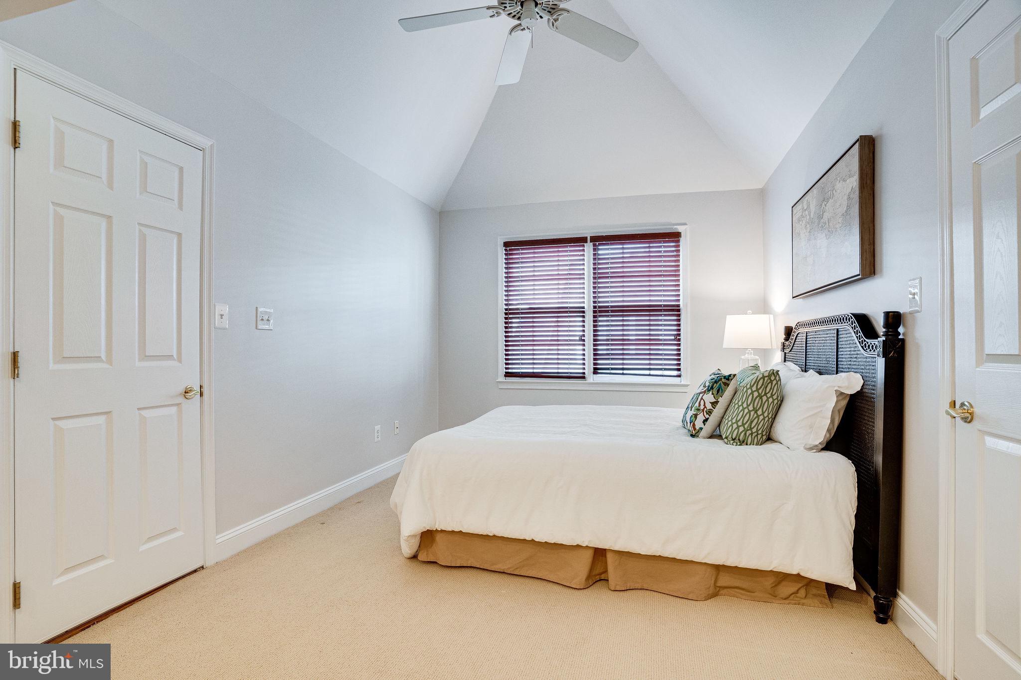 RIVERGATE - Residential