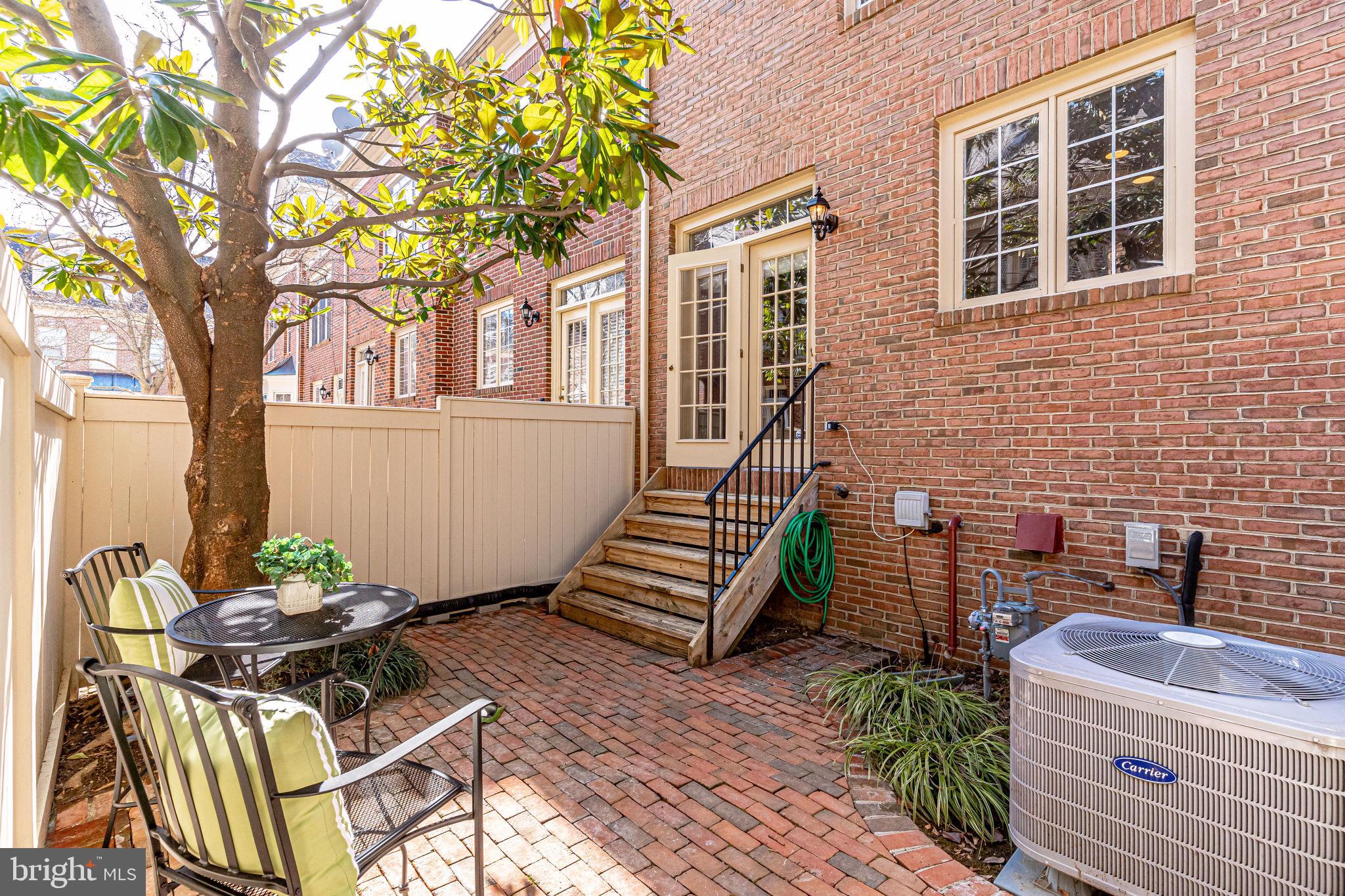 RIVERGATE - Residential