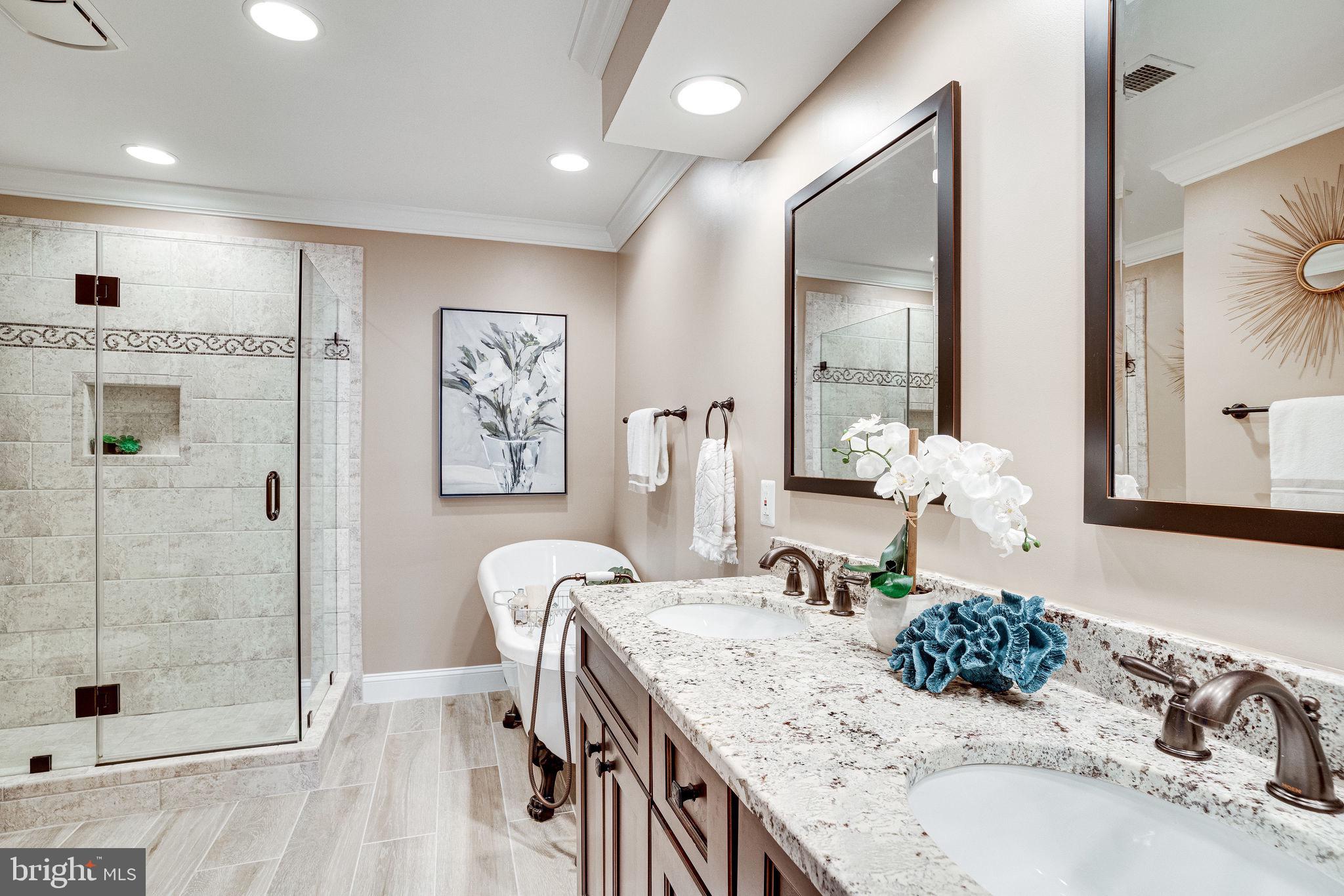 RIVERGATE - Residential