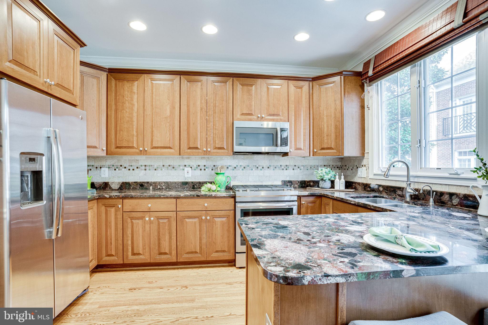 RIVERGATE - Residential