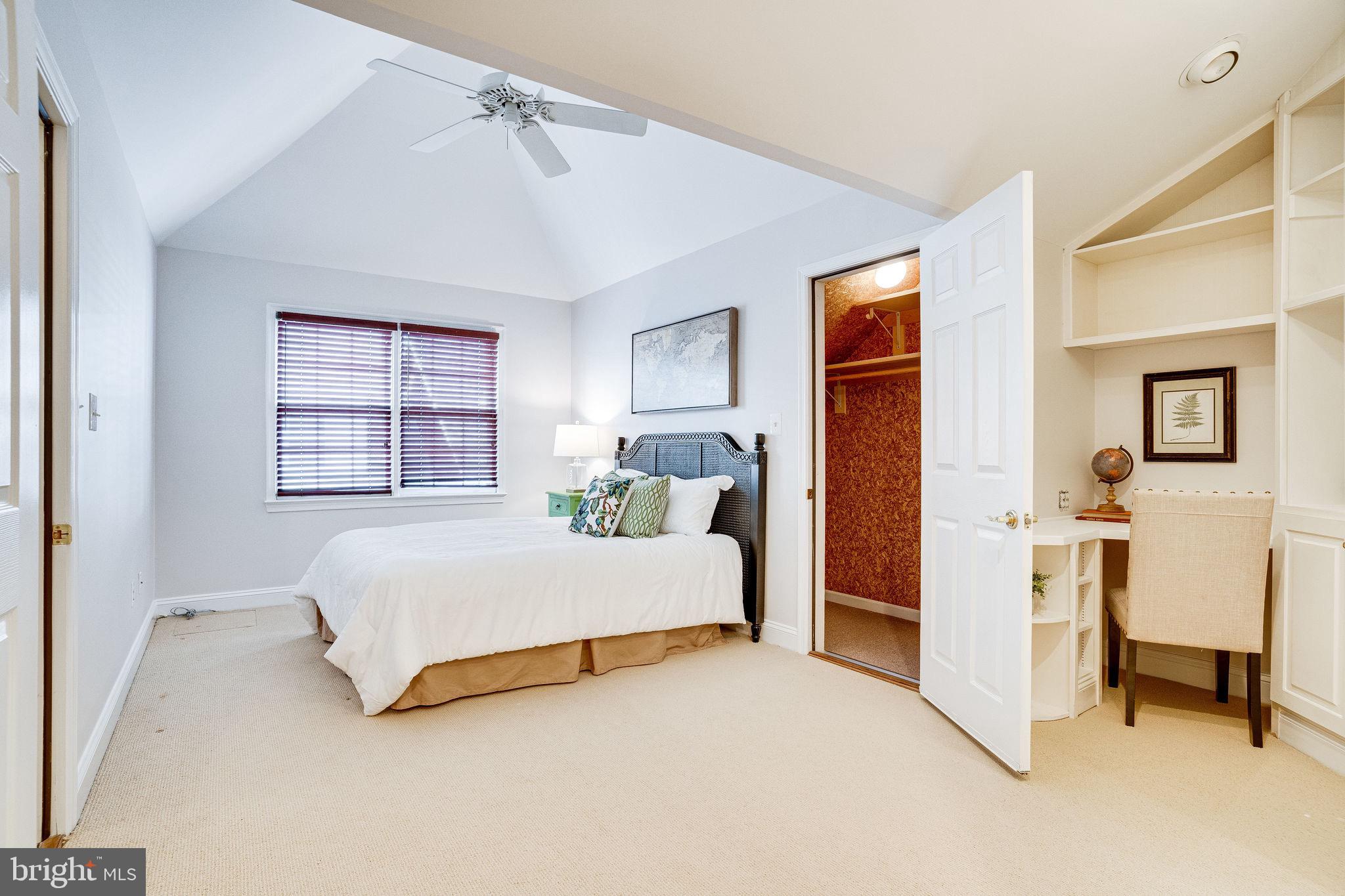 RIVERGATE - Residential