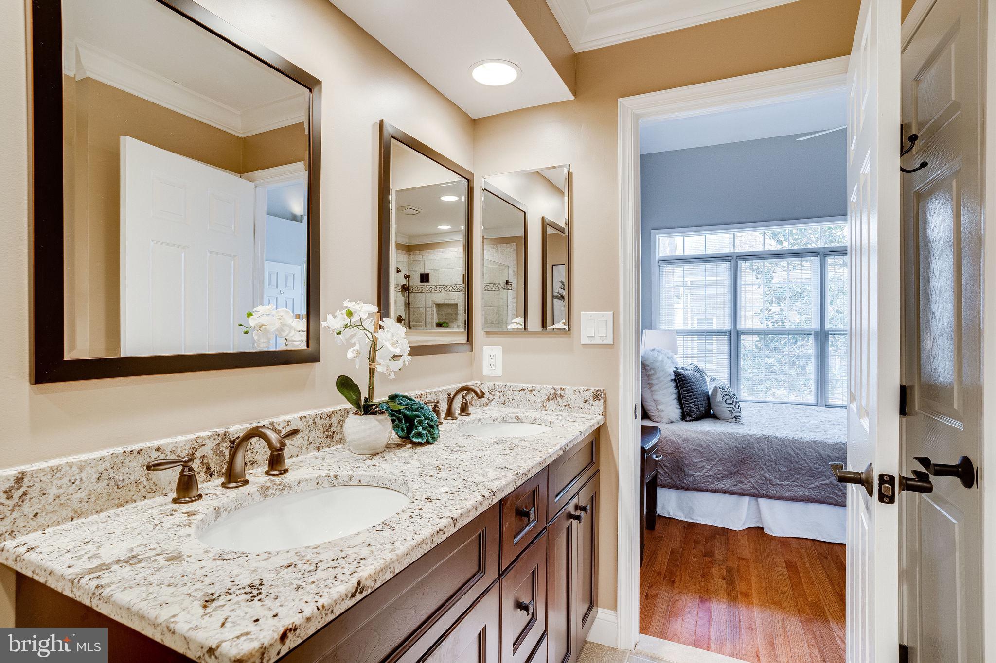 RIVERGATE - Residential