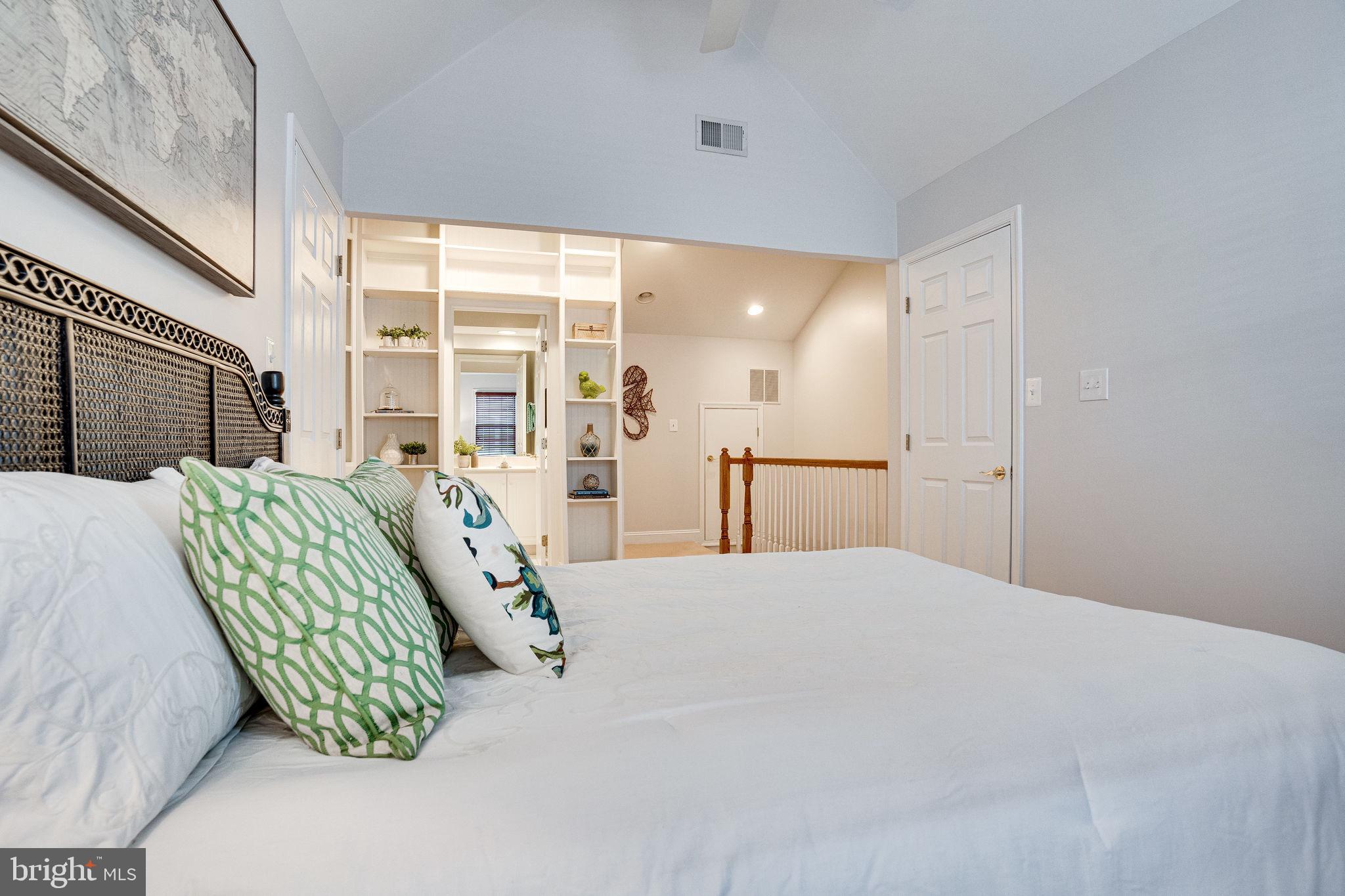 RIVERGATE - Residential