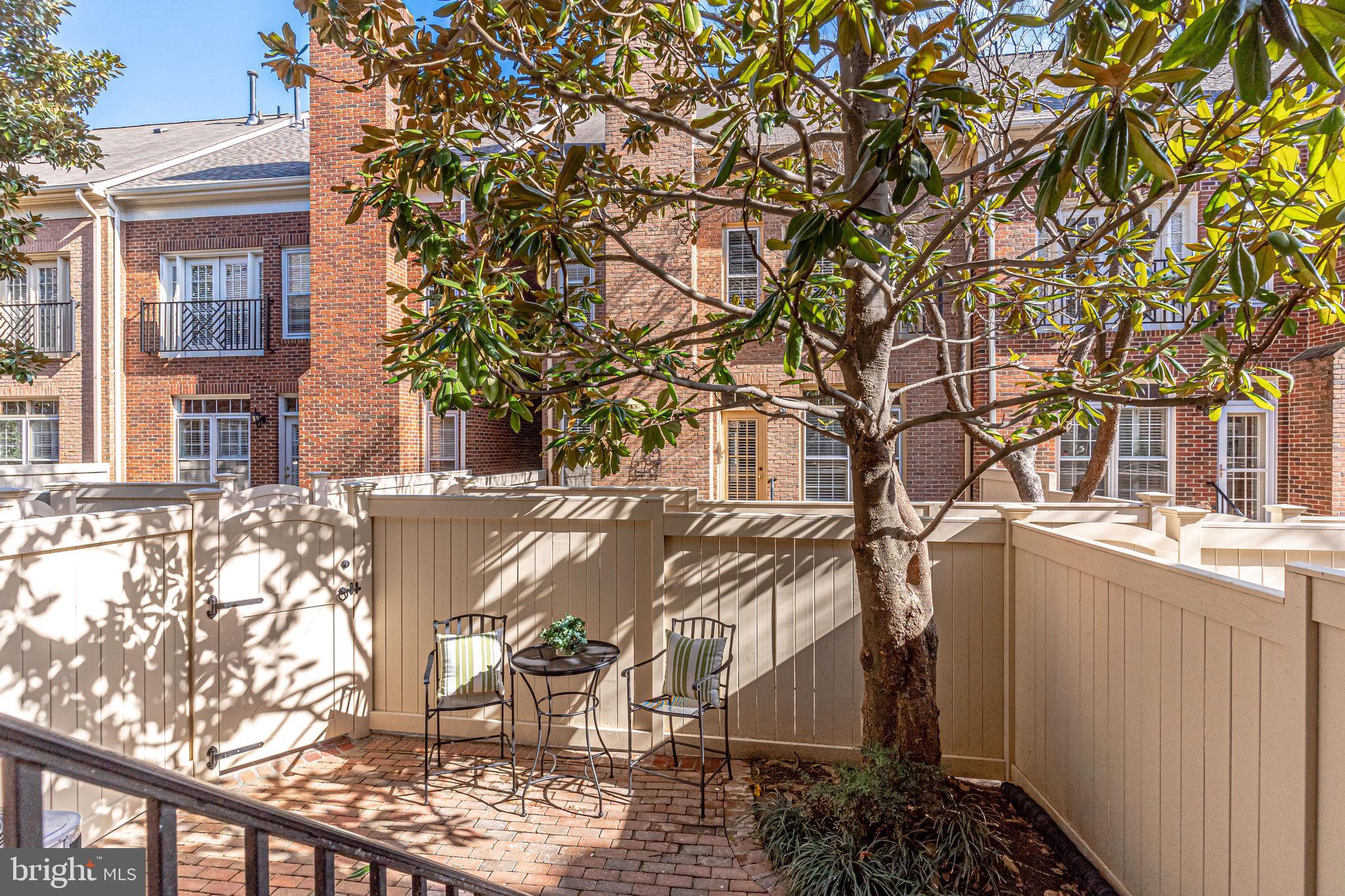 RIVERGATE - Residential