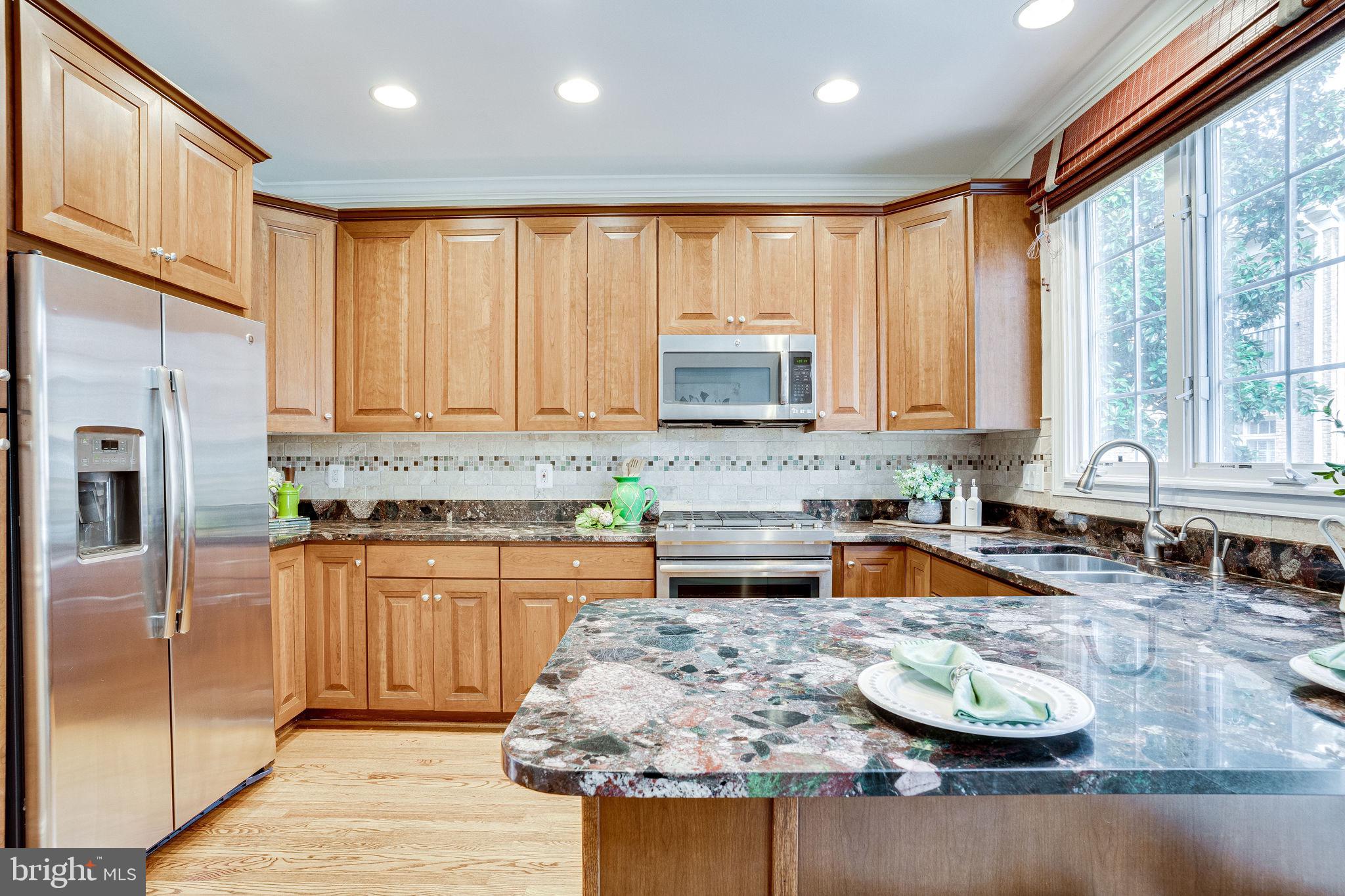 RIVERGATE - Residential