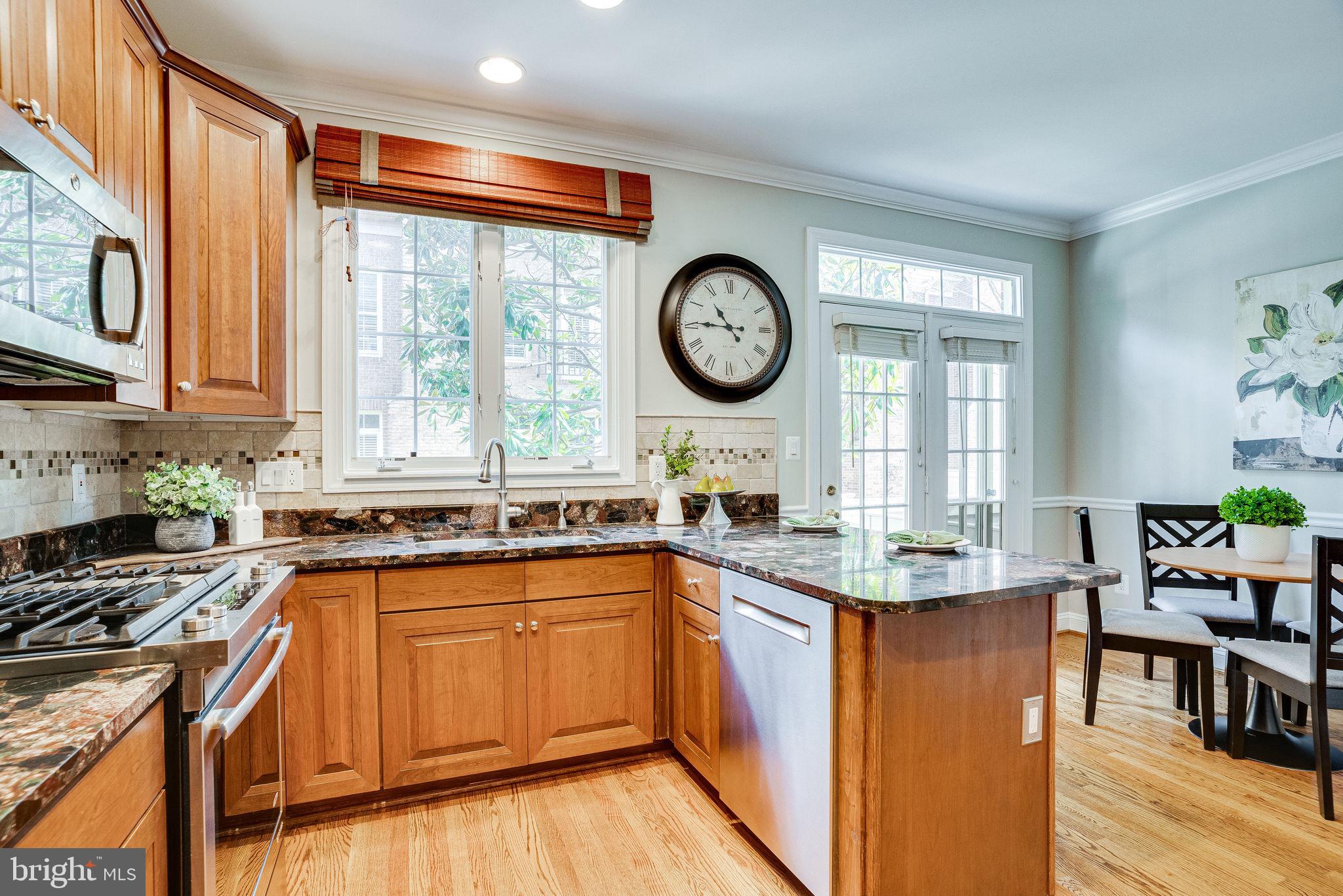 RIVERGATE - Residential