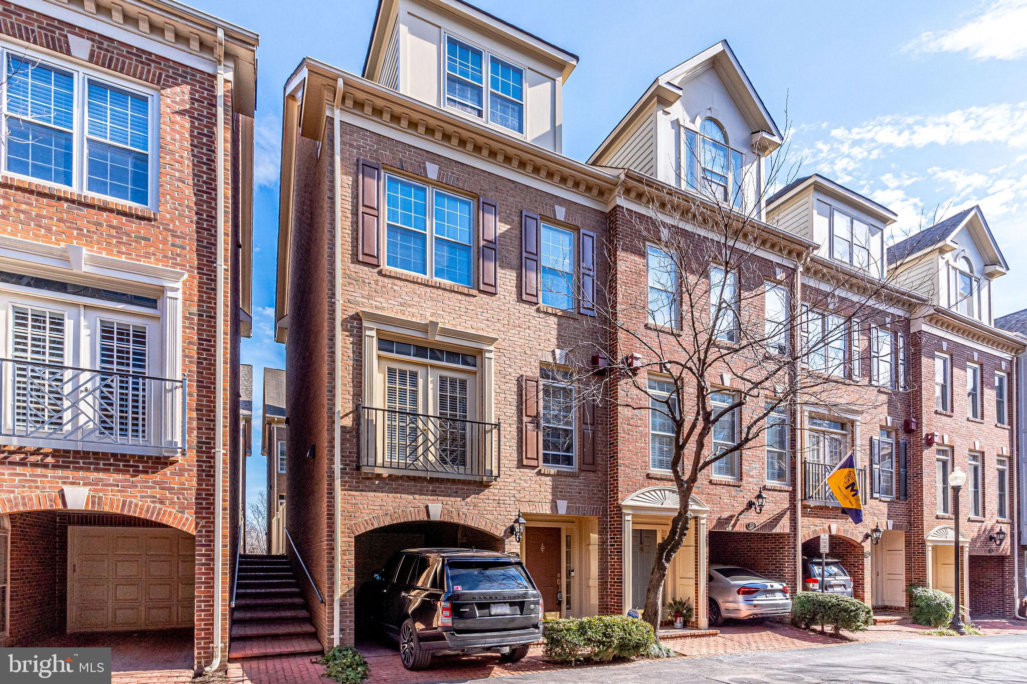 RIVERGATE - Residential