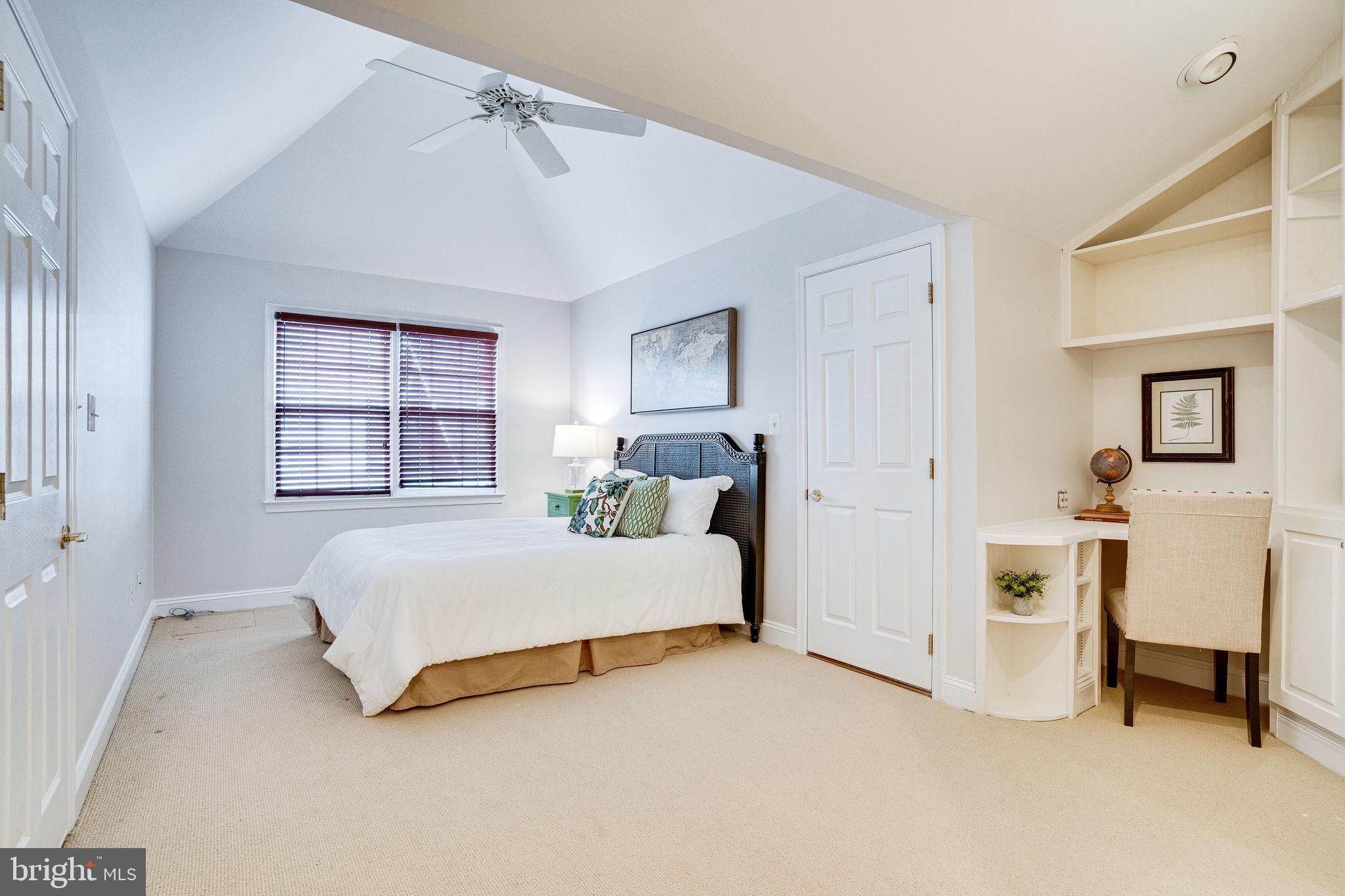 RIVERGATE - Residential