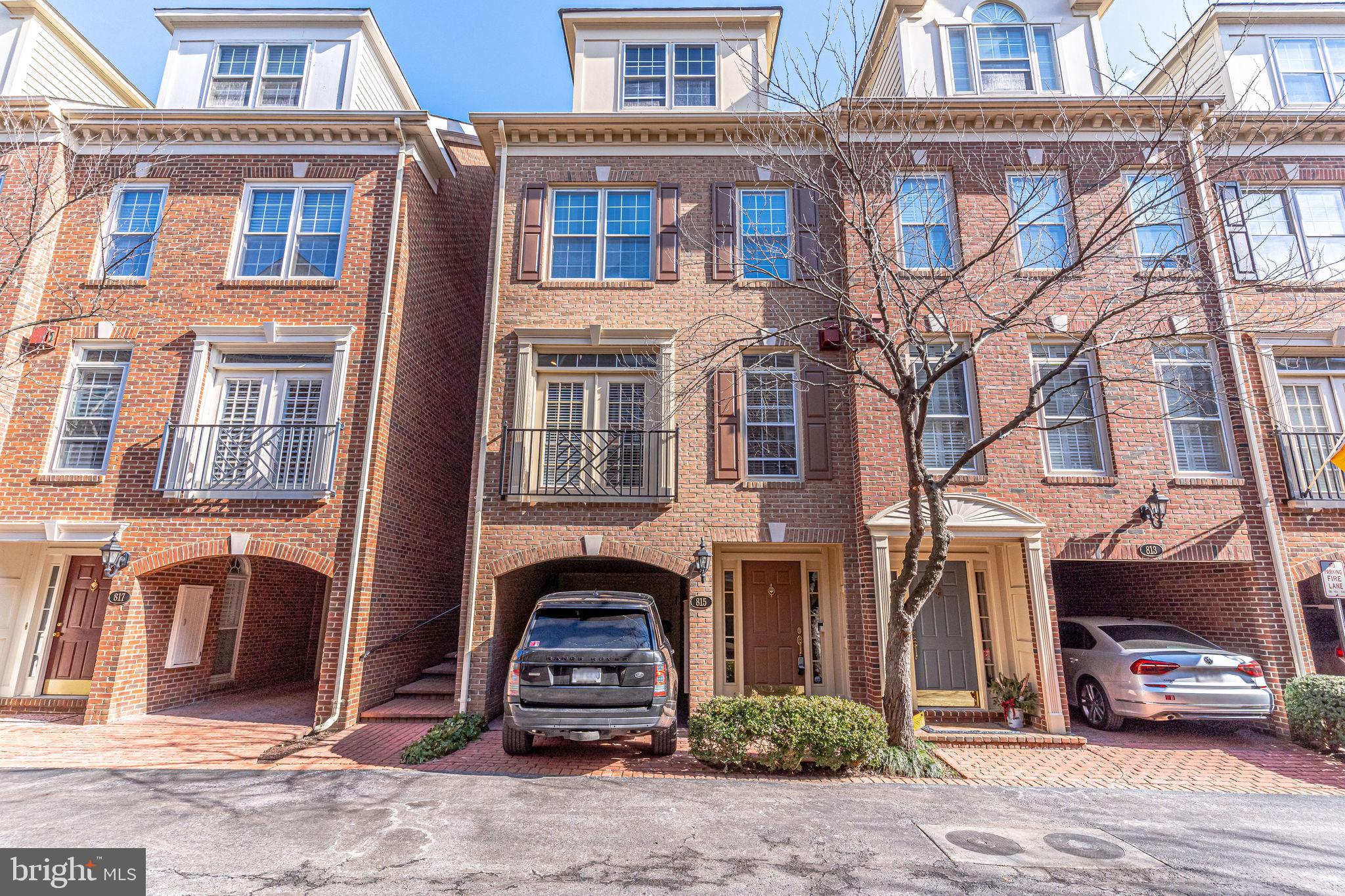 RIVERGATE - Residential