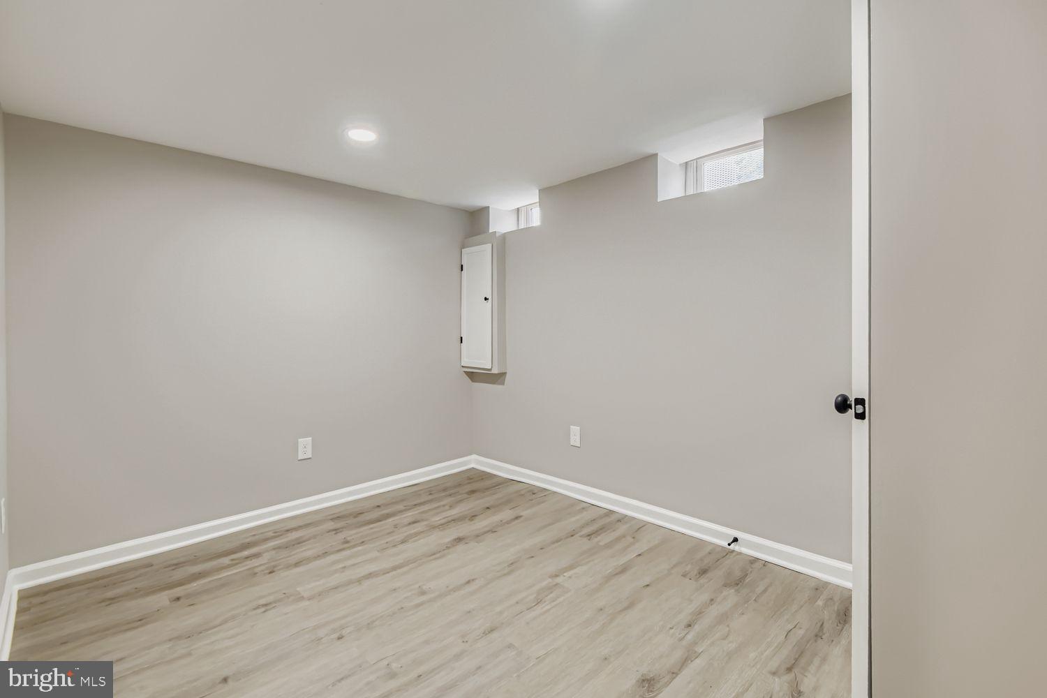 BROADWAY EAST - Residential Lease