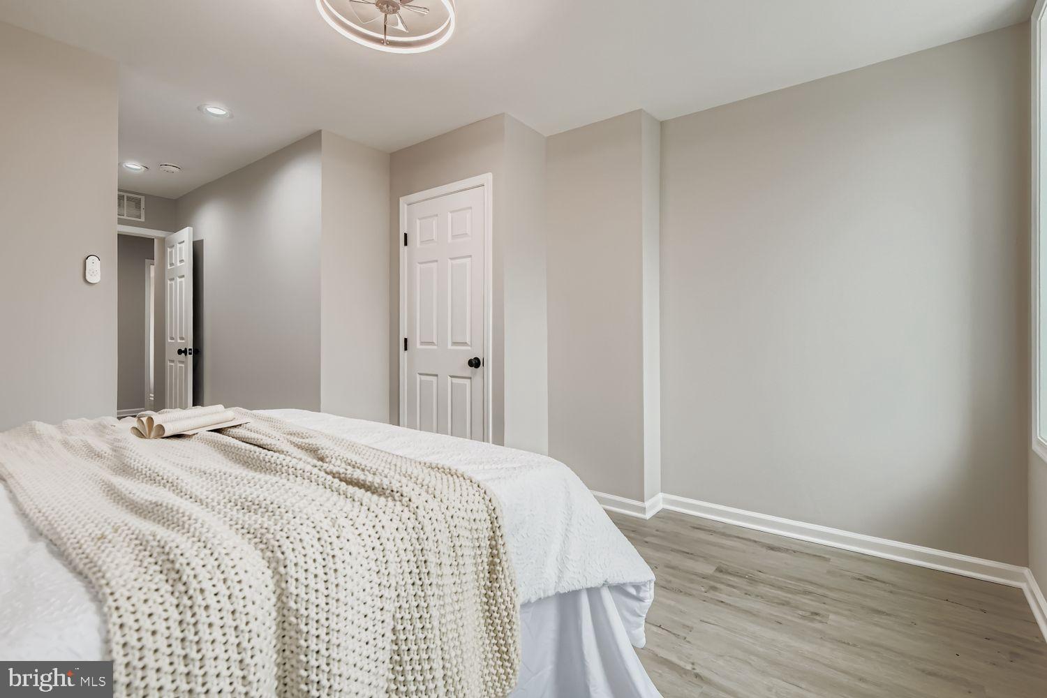 BROADWAY EAST - Residential Lease