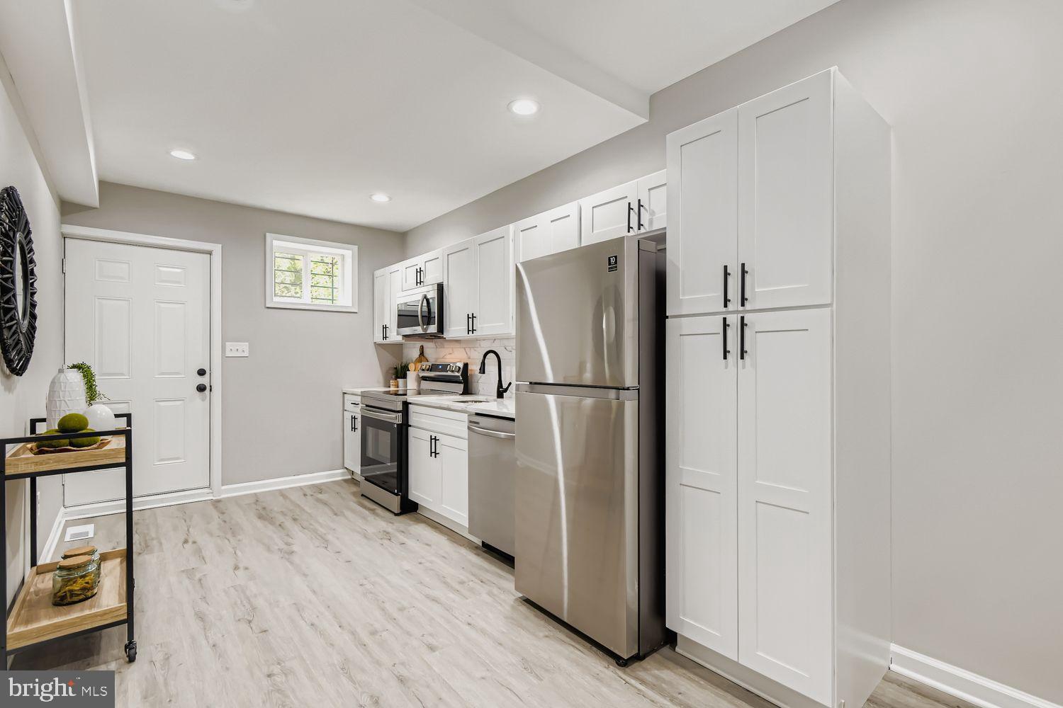 BROADWAY EAST - Residential Lease