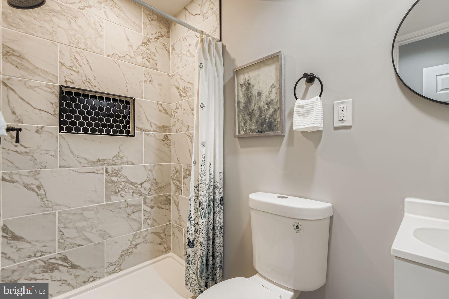 BROADWAY EAST - Residential Lease