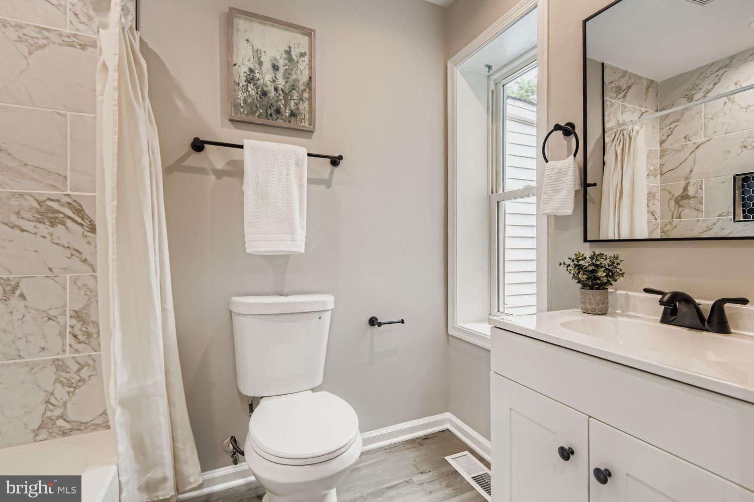 BROADWAY EAST - Residential Lease