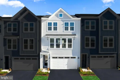 MLS: VAFV2034022