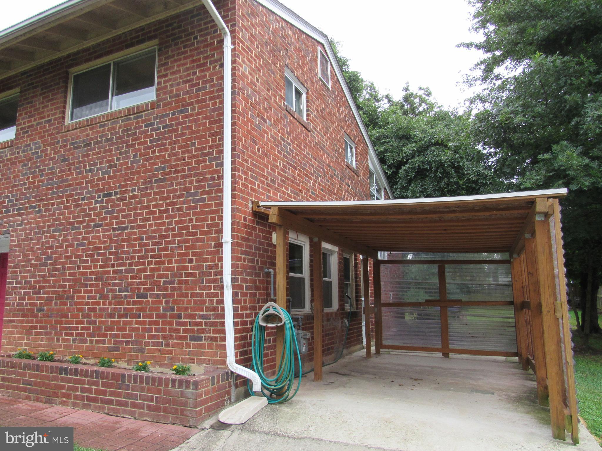 FOREST HEIGHTS - Residential Lease