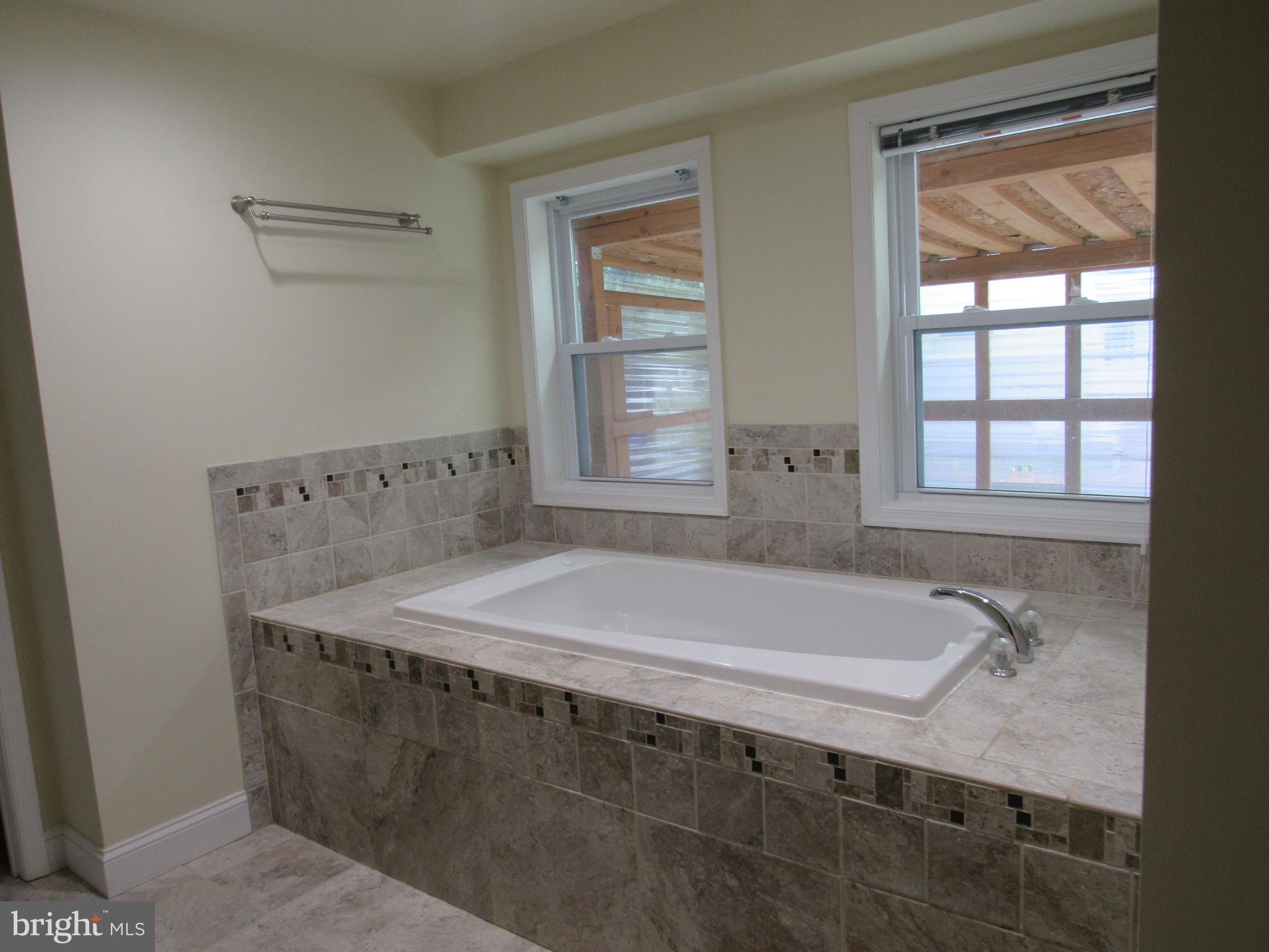 FOREST HEIGHTS - Residential Lease