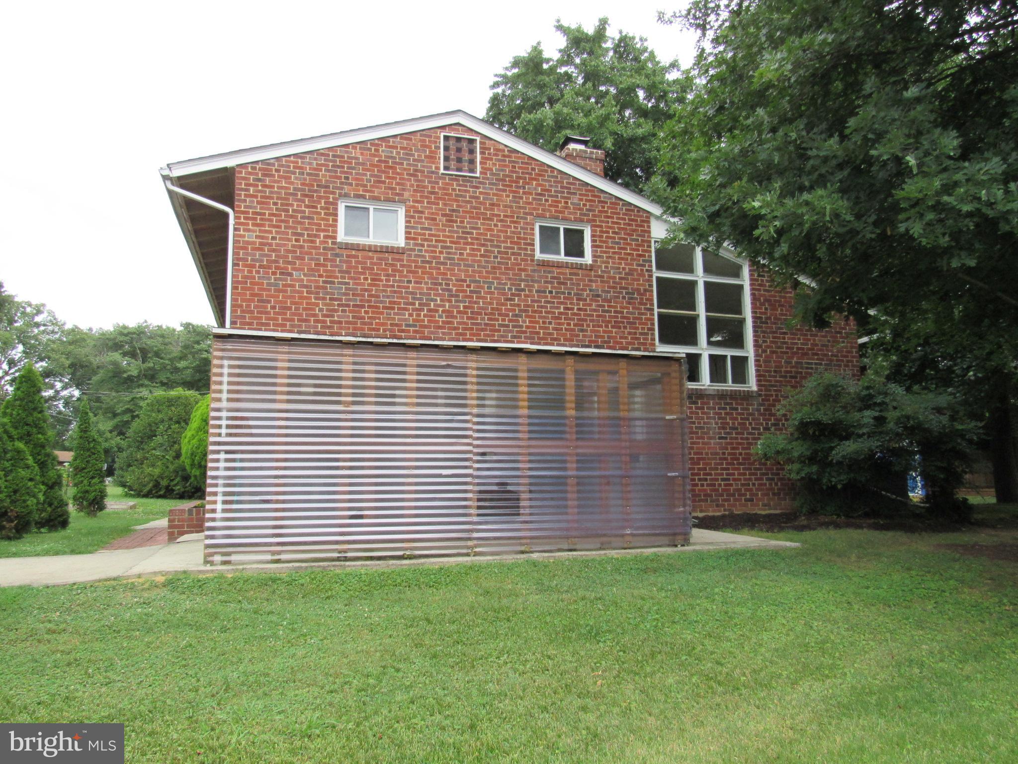 FOREST HEIGHTS - Residential Lease